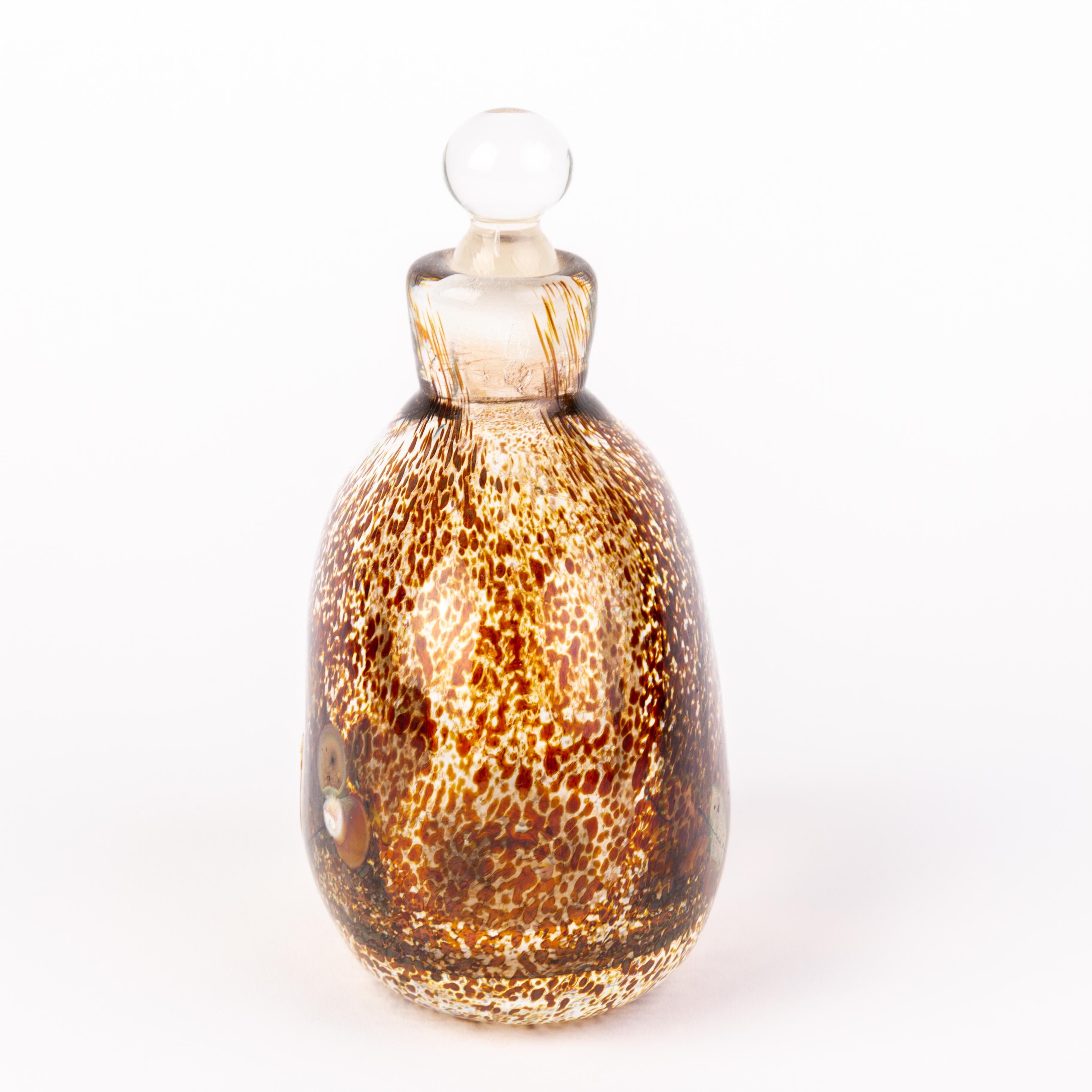 Ex Gallery Exhibition Splatter Glass Perfume Bottle
Good condition
Free international shipping.