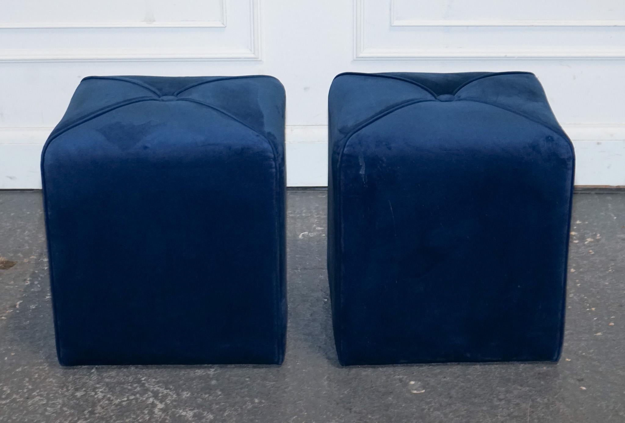 Fait main PAIR DE STOOLS BLEU FABRiC STYLE ART DECO EX SHOWROOM en vente