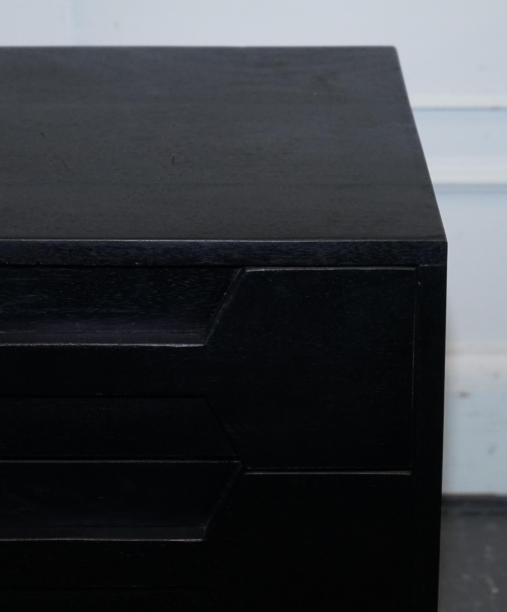 Hand-Crafted EX SHOWROOM ATKING AND THYME HEX BLACK AND GOLD BEDSiDE TABLE For Sale