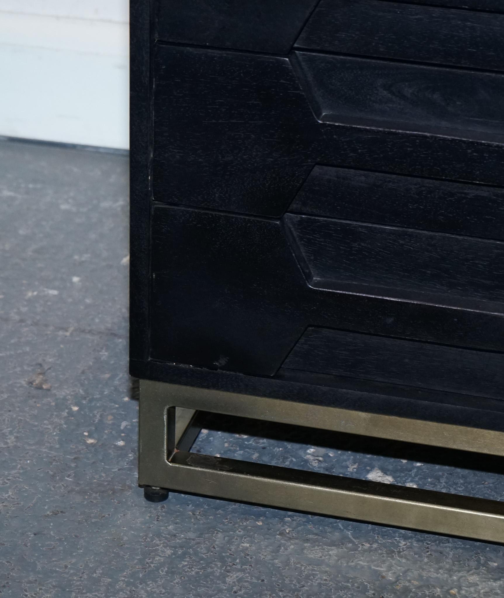 EX SHOWROOM ATKING AND THYME HEX BLACK AND GOLD BEDSiDE TABLE In Good Condition For Sale In Pulborough, GB
