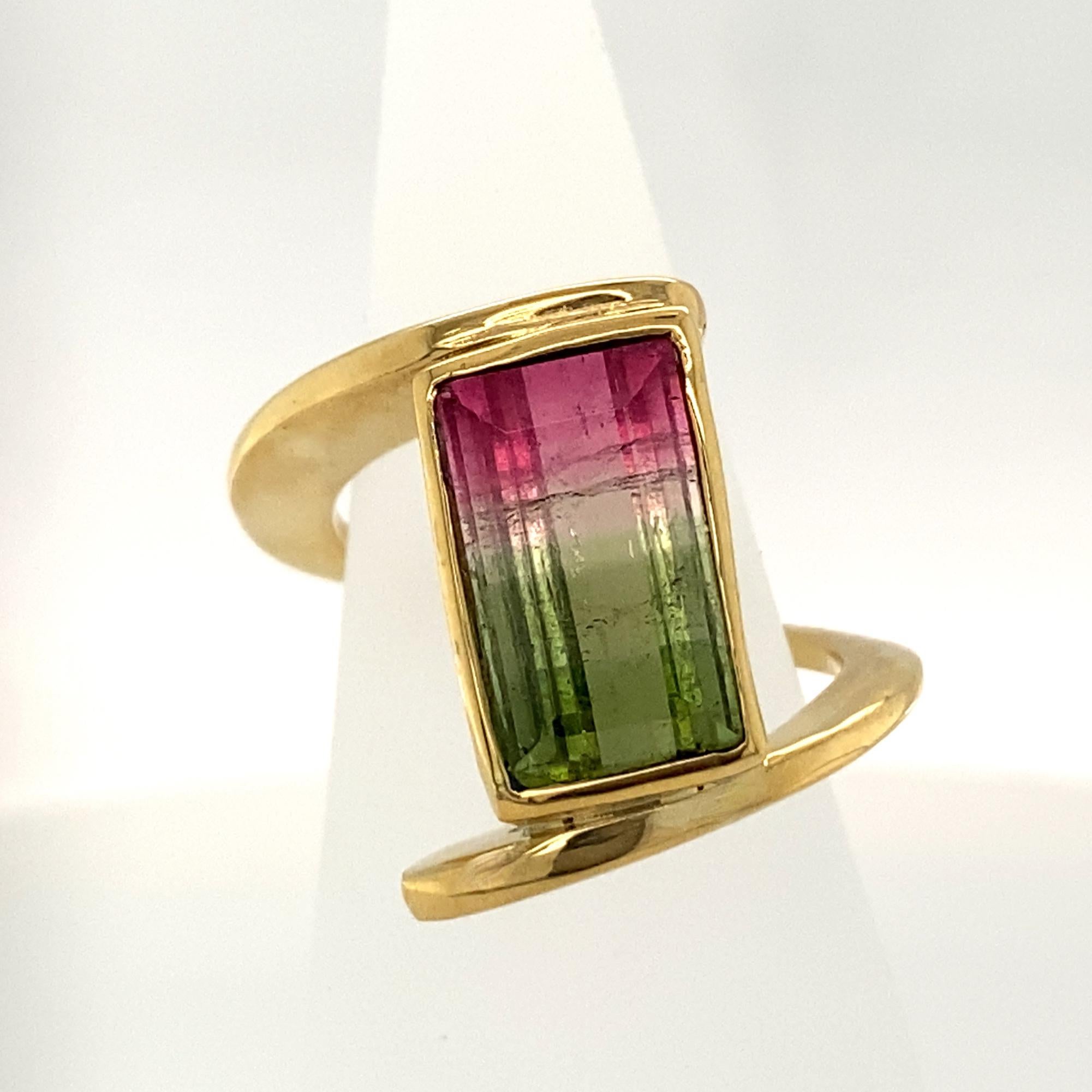 Exaggerated Bypass Ring with 4.75ct Watermelon Tourmaline in 18 Karat Gold In New Condition In Sherman Oaks, CA