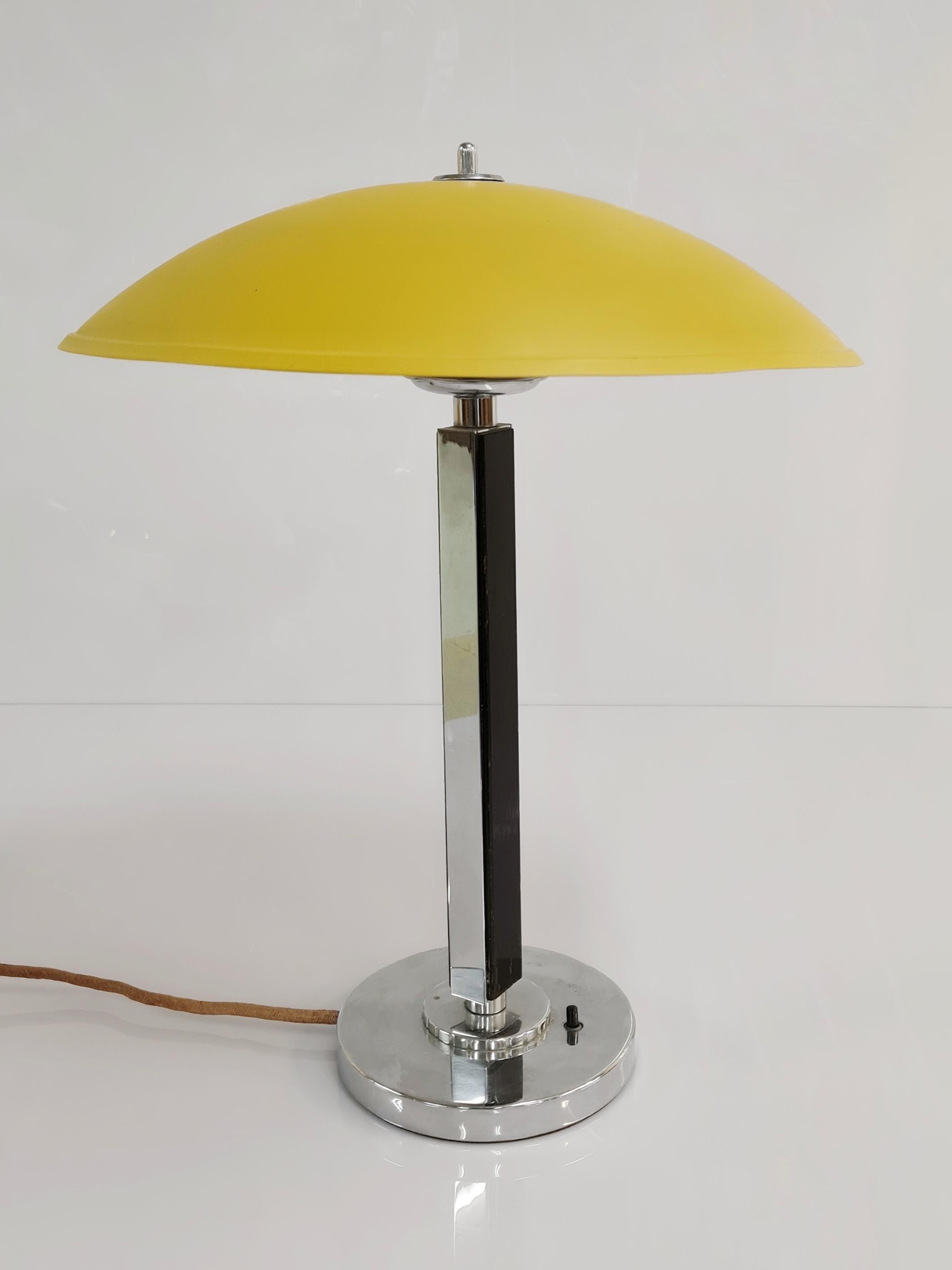 Extrêmement rare lampe de bureau Gunilla Jung modèle 2004 pour Orno en vente 4