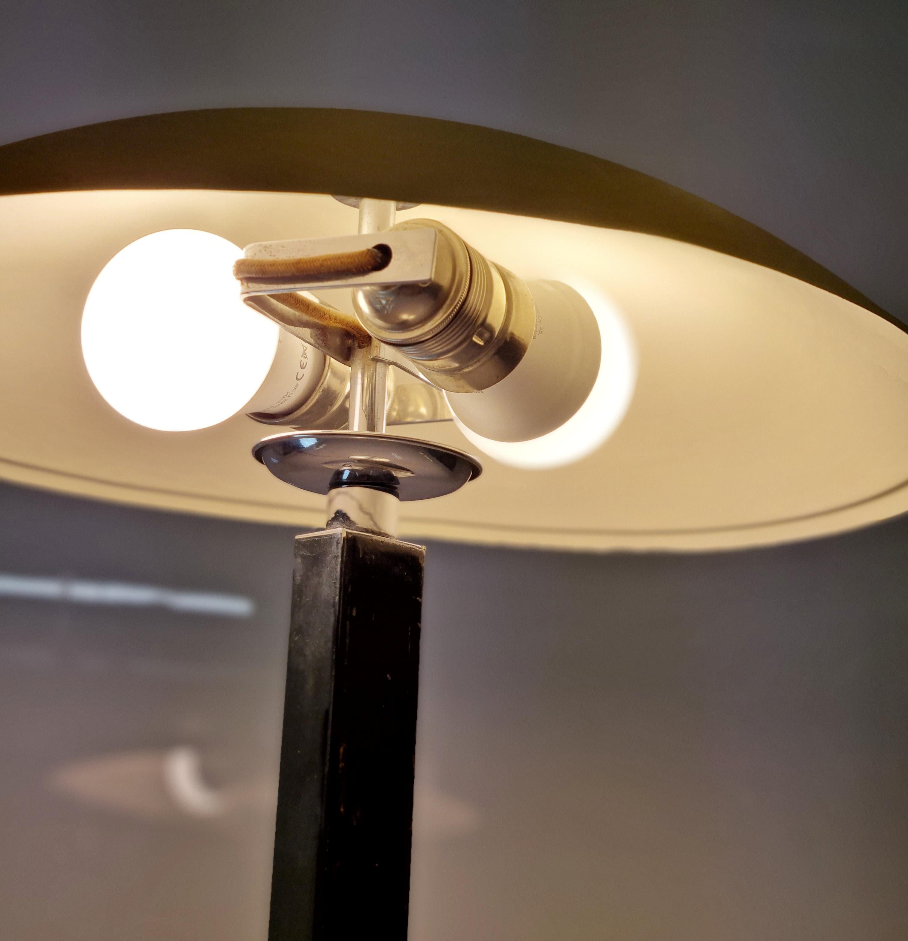 Extrêmement rare lampe de bureau Gunilla Jung modèle 2004 pour Orno en vente 6