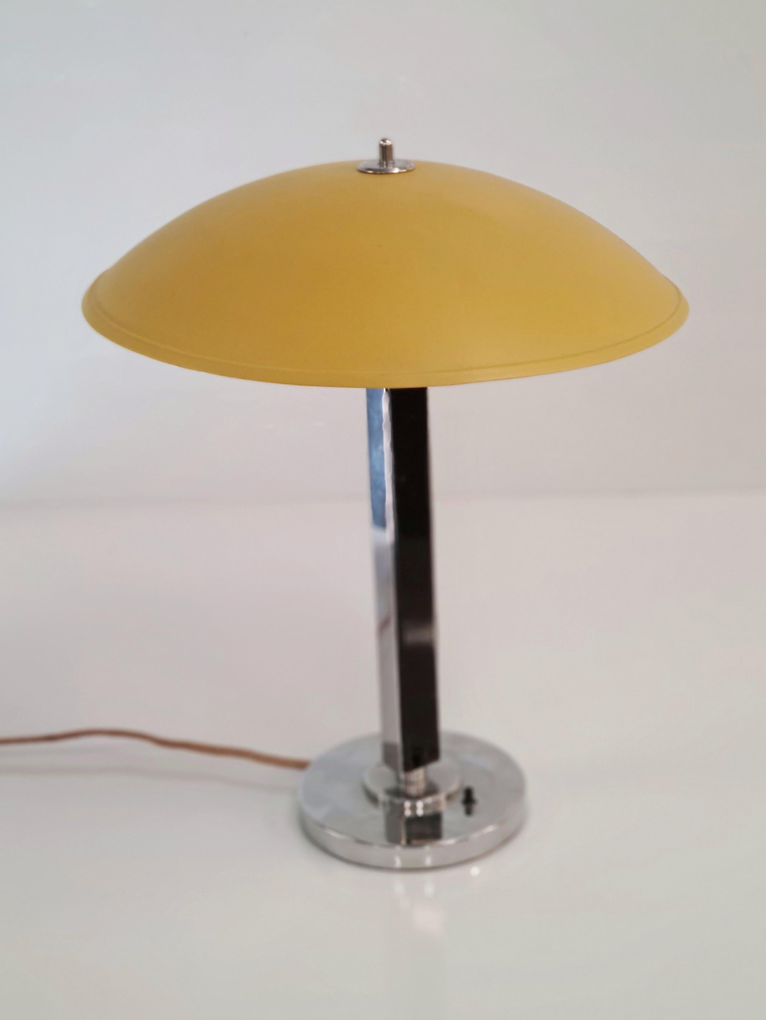 Extrêmement rare lampe de bureau Gunilla Jung modèle 2004 pour Orno en vente 10