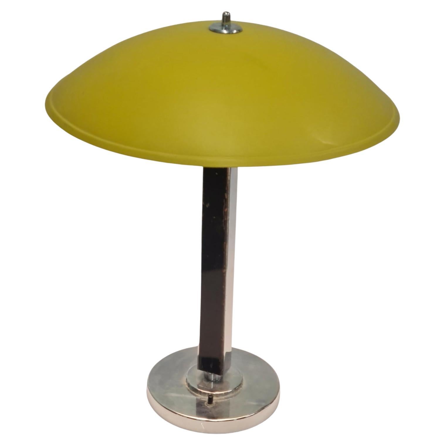 Extrêmement rare lampe de bureau Gunilla Jung jaune modèle 2004, Orno 1930s en vente