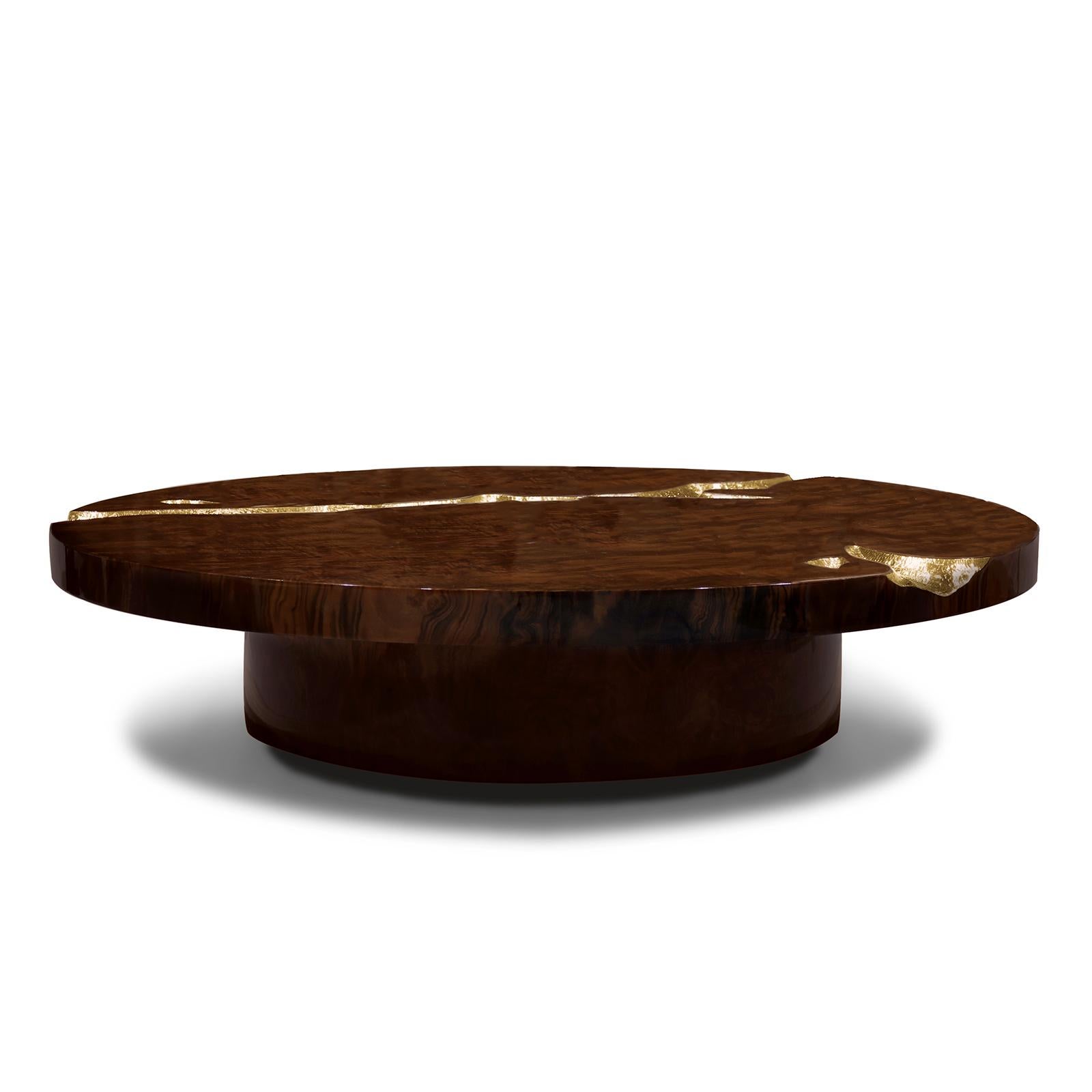 Portuguese Excellence Walnut Coffee Table For Sale