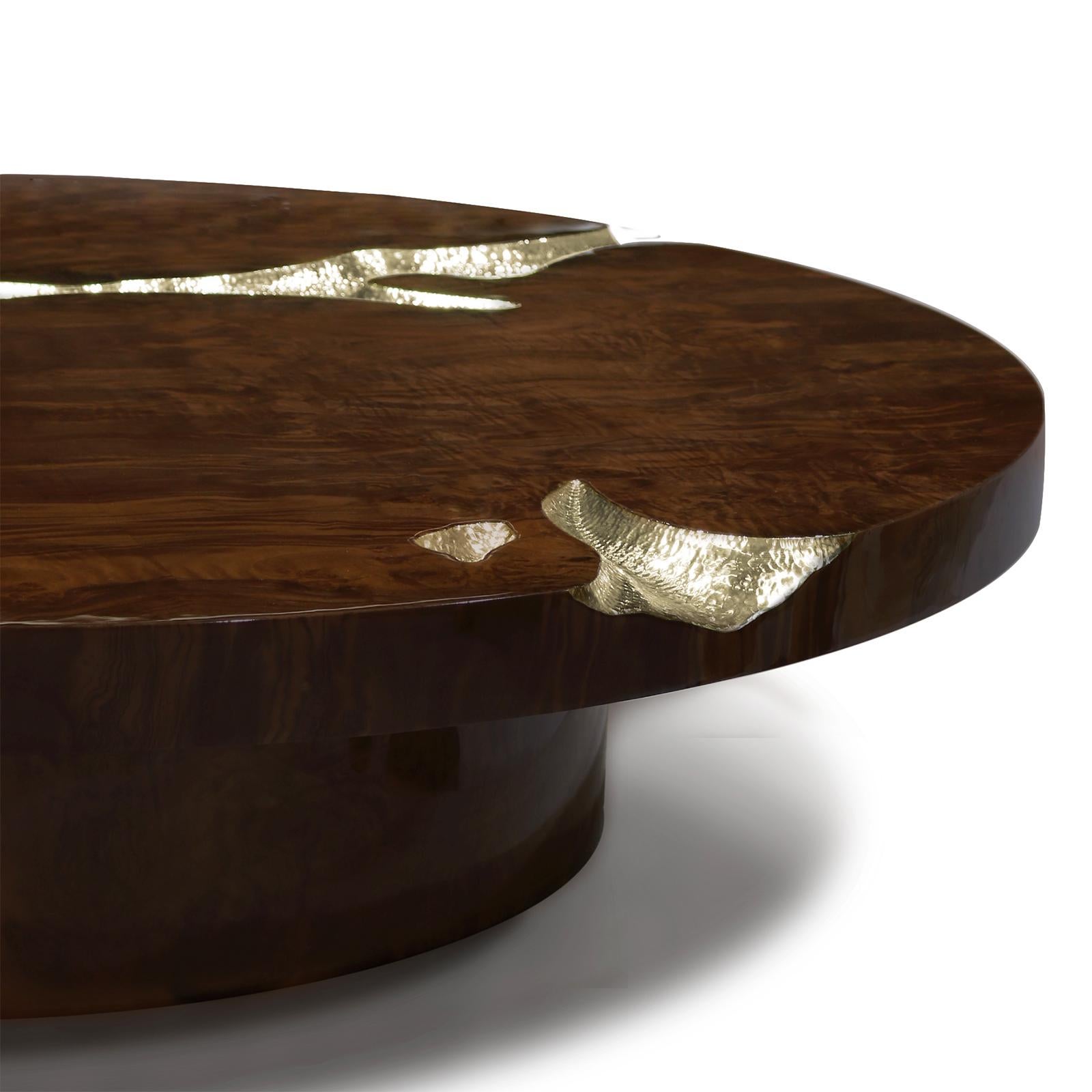 Excellence Walnut Coffee Table In New Condition For Sale In Paris, FR
