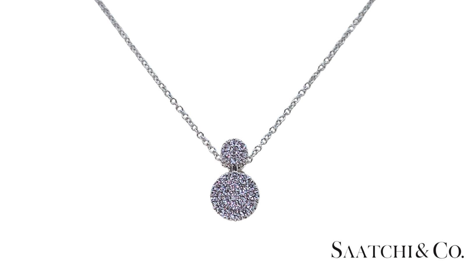 Excellent Or blanc 14K 585 - Diamant naturel VVS : Pendentif rond avec chaîne en vente 1