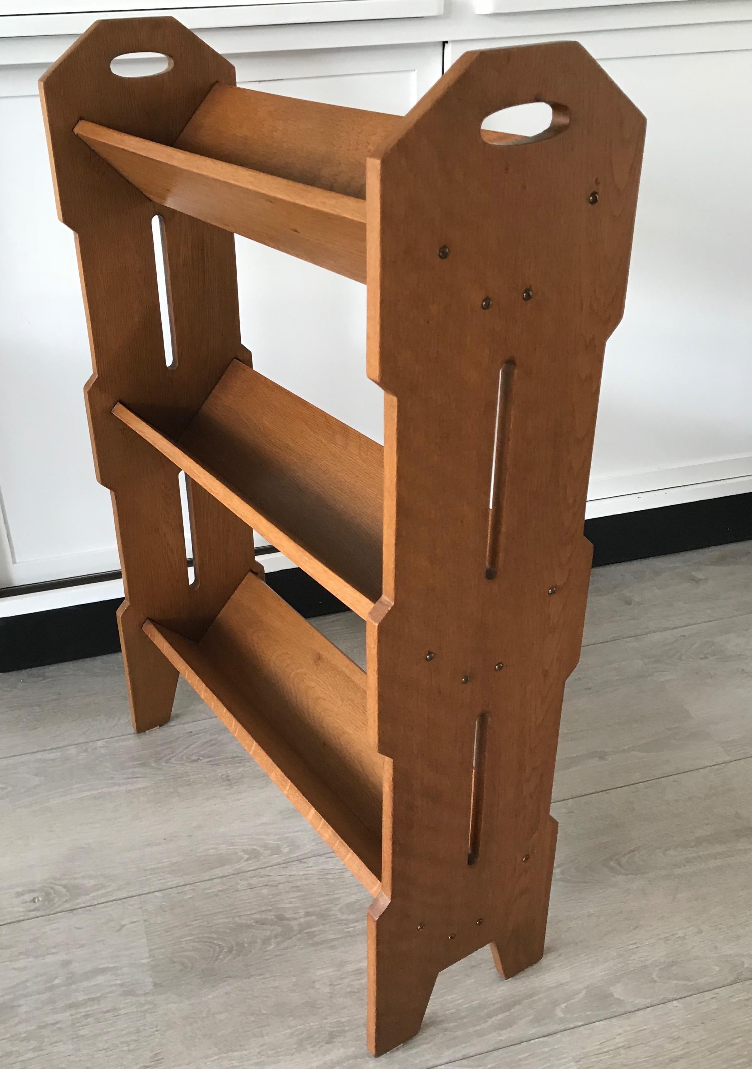 Excellent Arts & Crafts Three-Tier Small Bookcase or Book Trough of Solid Oak In Excellent Condition In Lisse, NL