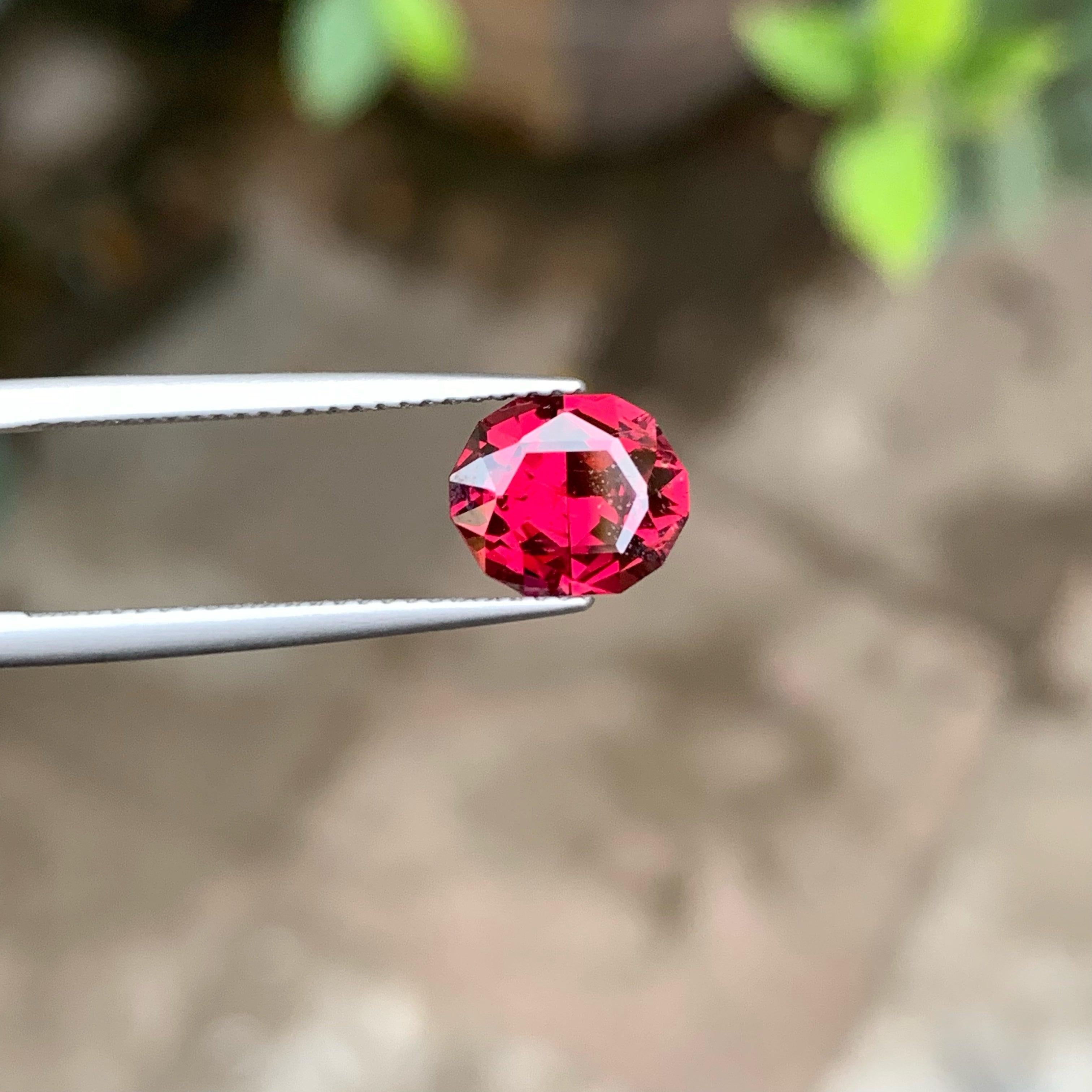 thumbnail image 2 of AAAAA 6.17CT Orange Red CZ Round Faceted Loose Gem – 10mm, Lab-Created Zircon, VVS, Excellent Cut 2 of 5
