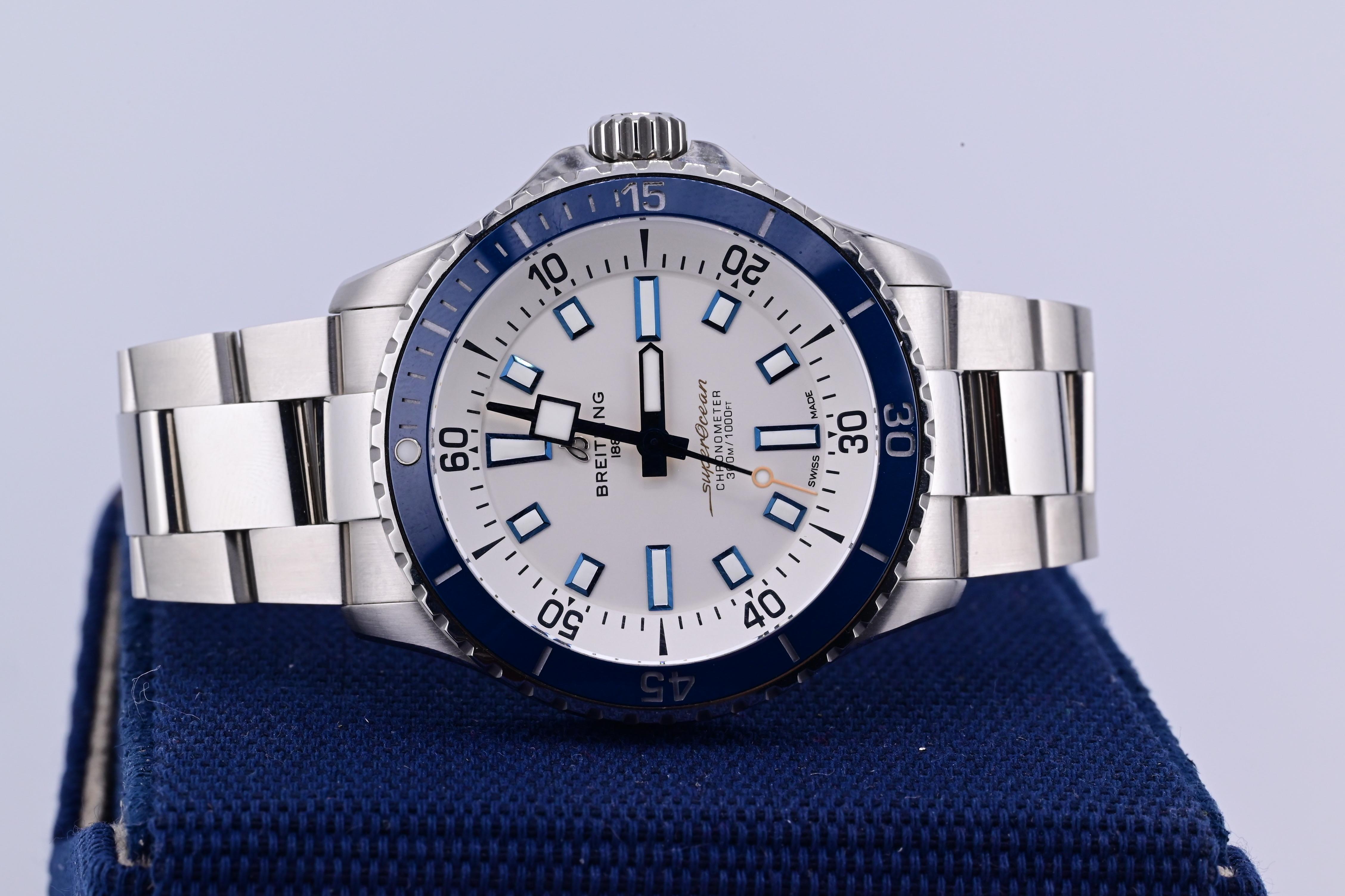 
Up for sale is a stunning Breitling Superocean in a beautiful dial. This timepiece is made for men and comes with a bracelet made of stainless steel. It features a unidirectional rotating bezel and a solid caseback. The watch is water-resistant up