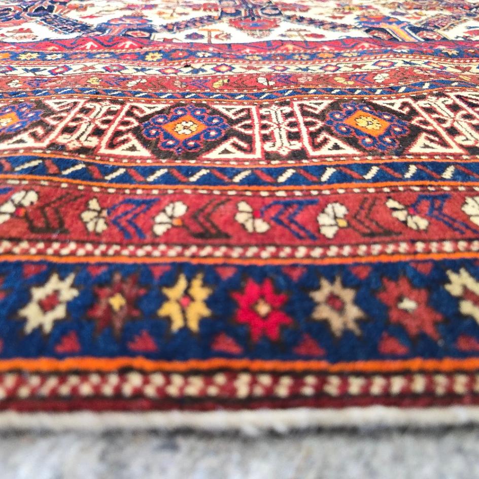 Tapis Condit Pieces en excellent état (pièce de collection) 5x8 Excellent état - En vente à Los Angeles, CA