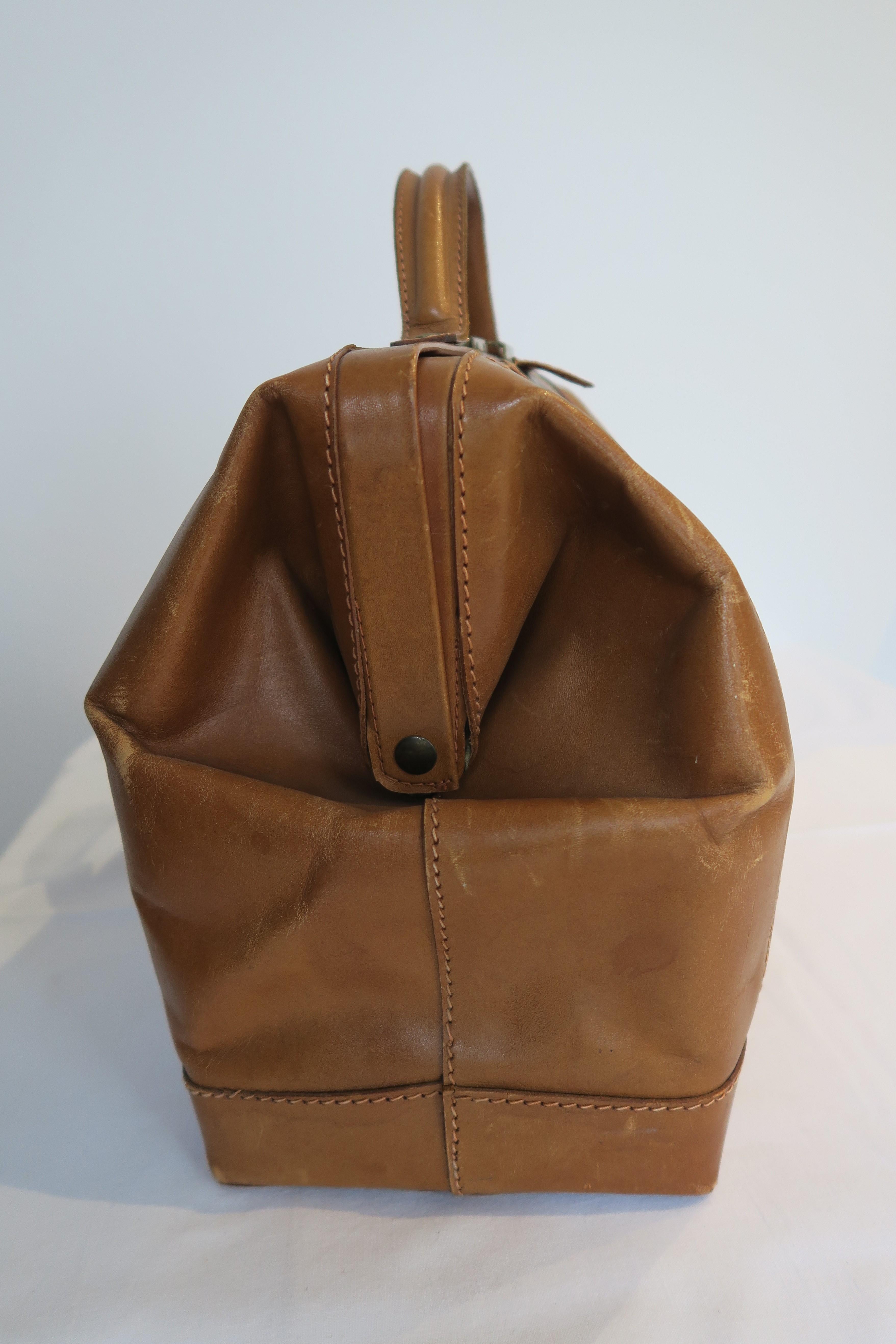 Hand-Crafted Excellent Condition Leather Medicinal Bag Made in Vienna, 1950/1960 For Sale