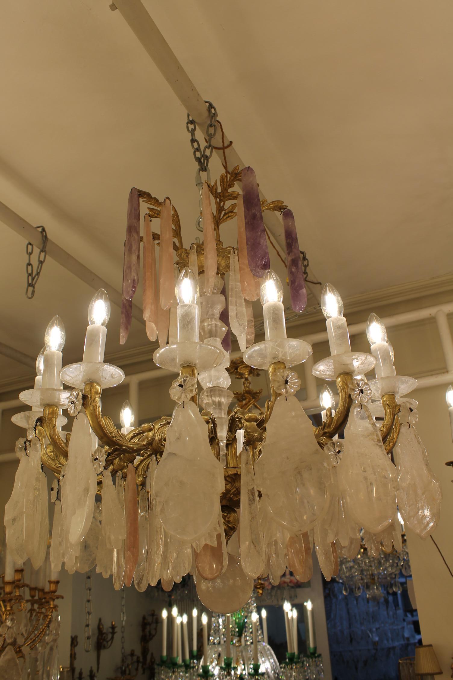 Eccellente lampadario francese in cristallo di rocca dorato-bronzo in vendita 4