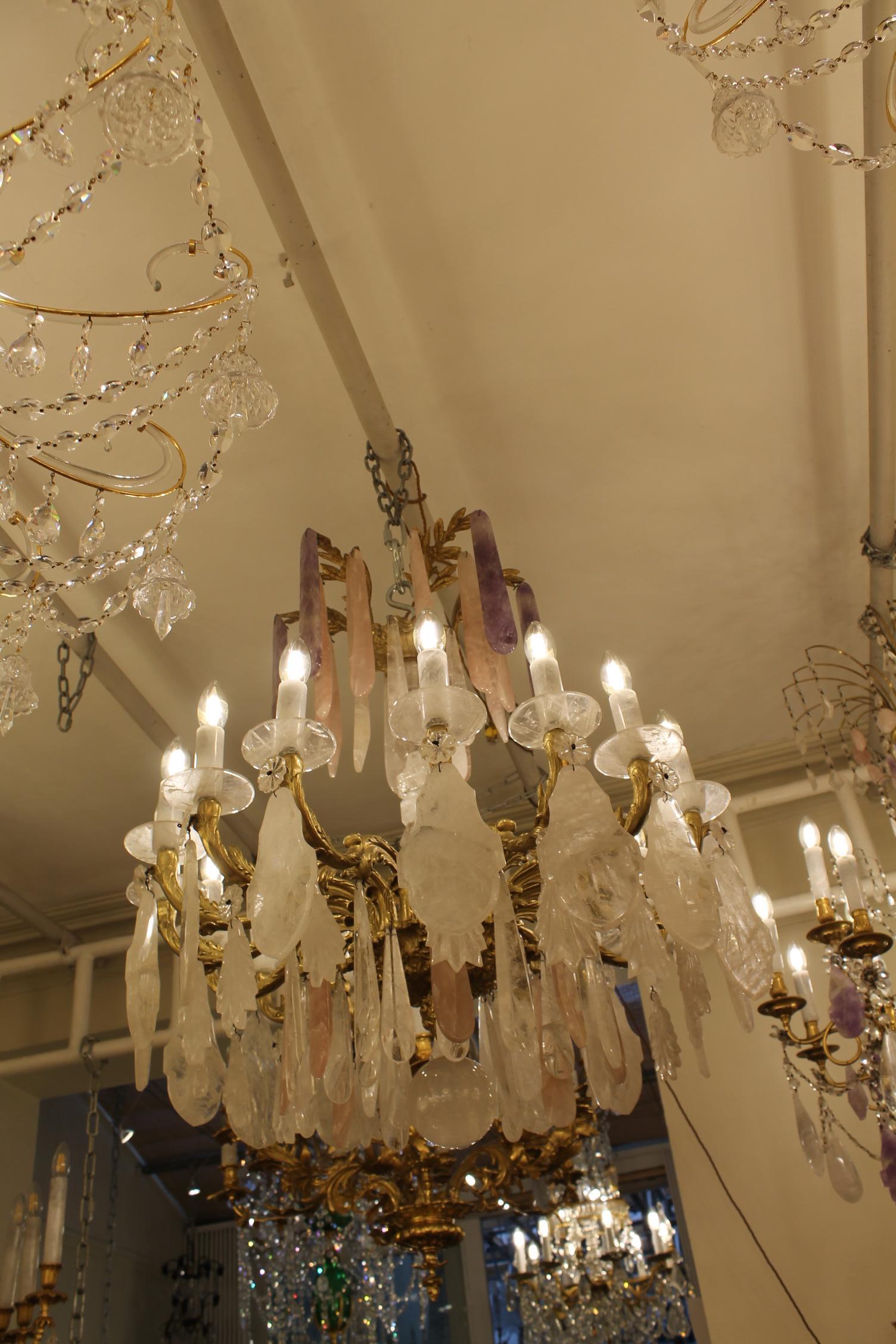 Eccellente lampadario francese in cristallo di rocca dorato-bronzo in vendita 2