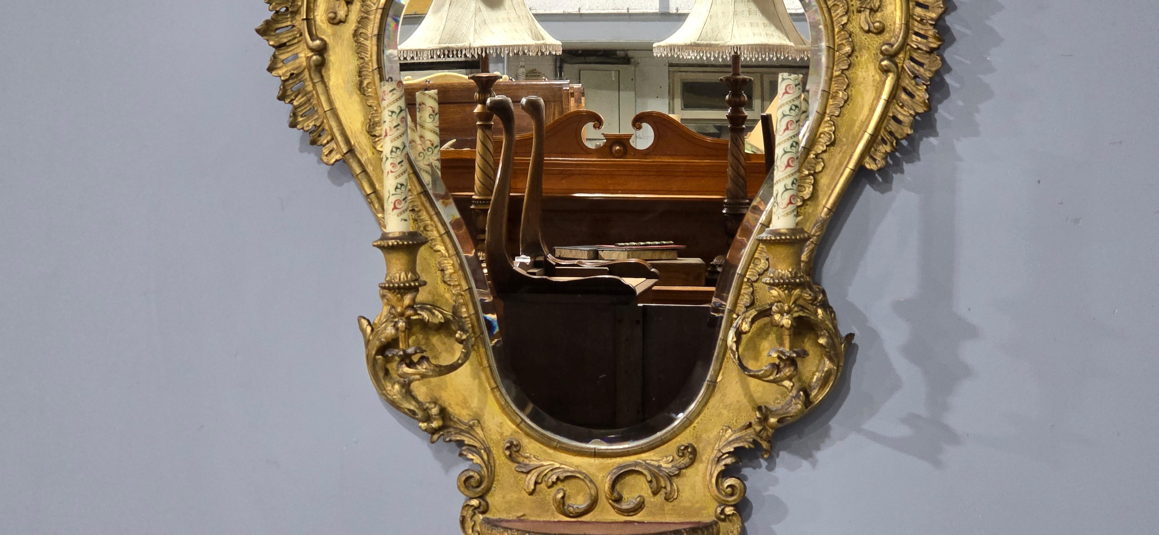 Français Excellent Miroir Girondelle doré en vente