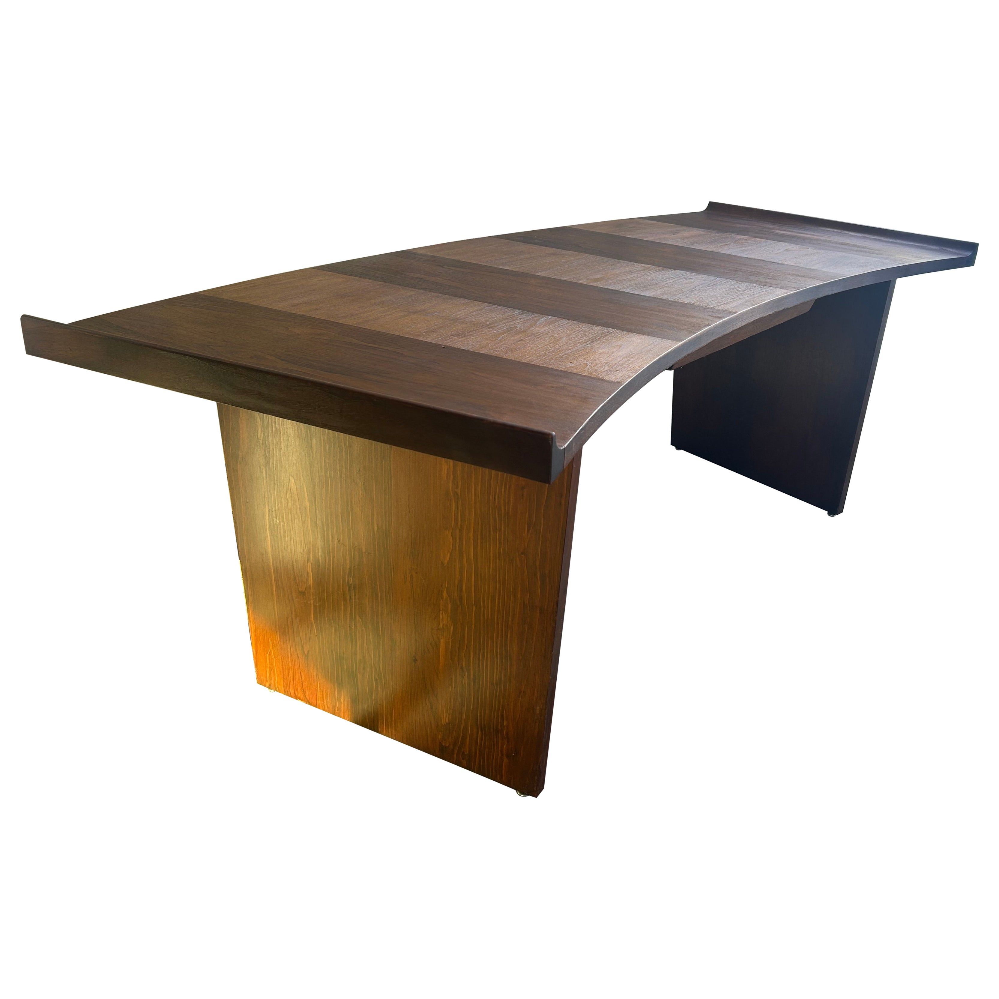 Excellent Harvey Probber Curved Slim Walnut Desk Mid-Century Modern en vente