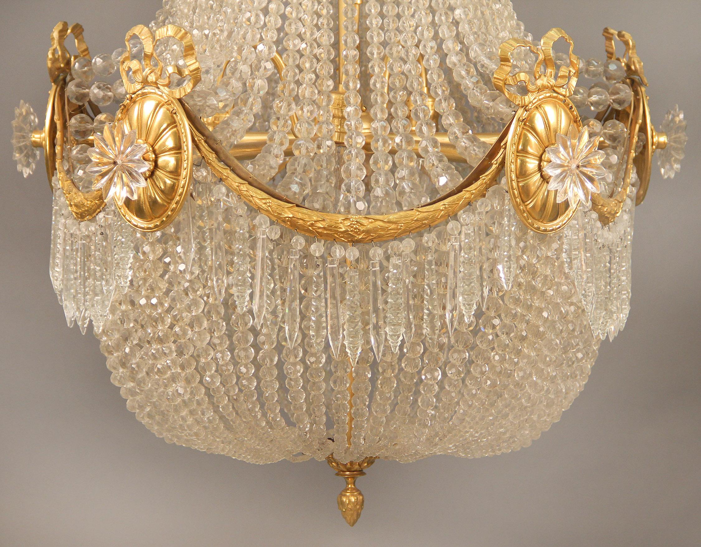 French Excellent Late 19th/Early 20th Century Gilt Bronze Basket Five Light Chandelier For Sale