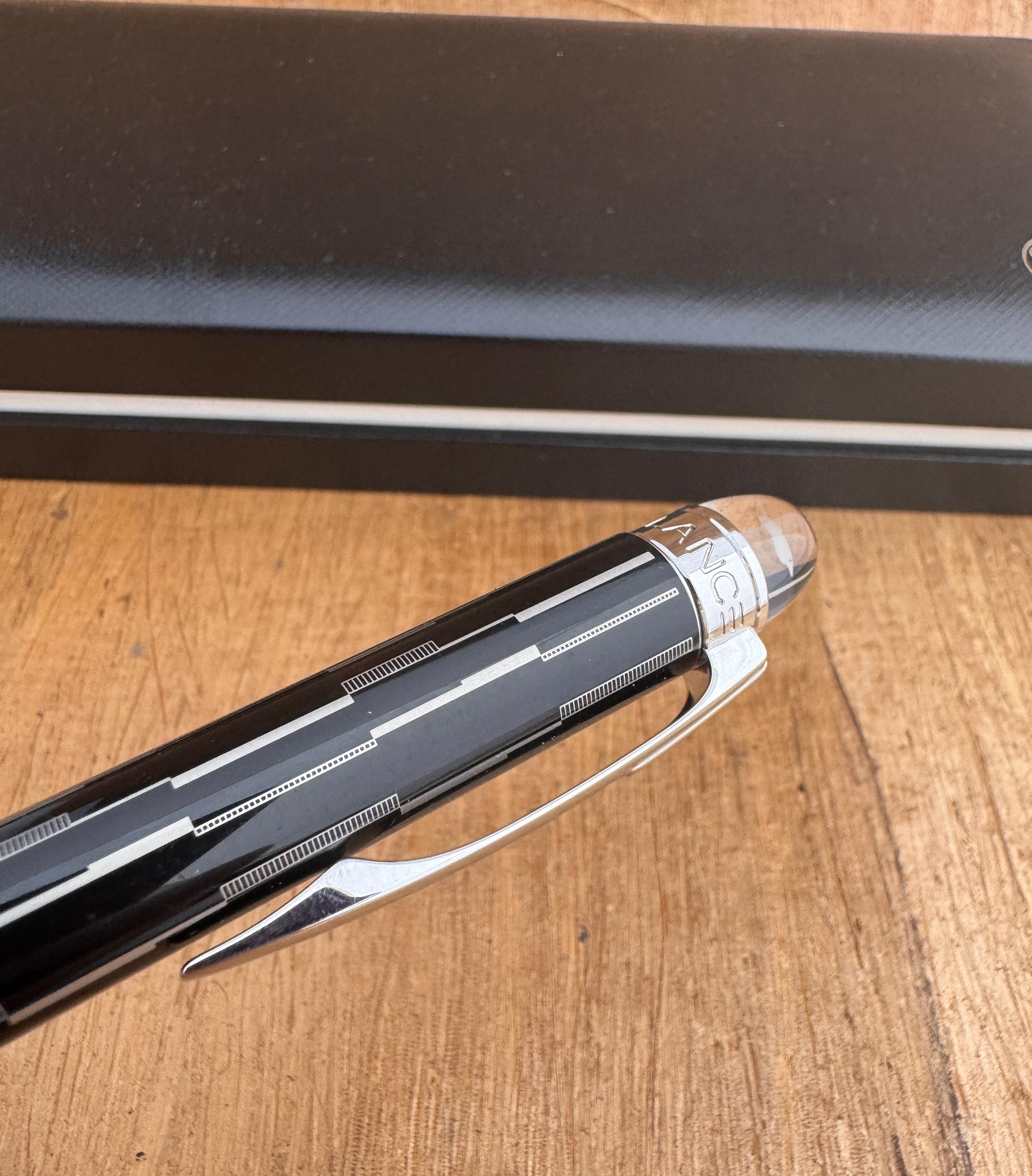 Excellent comme neuf Montblanc StarWalker BLACK MYSTRERY Stylo à bille Parure complète en vente 1