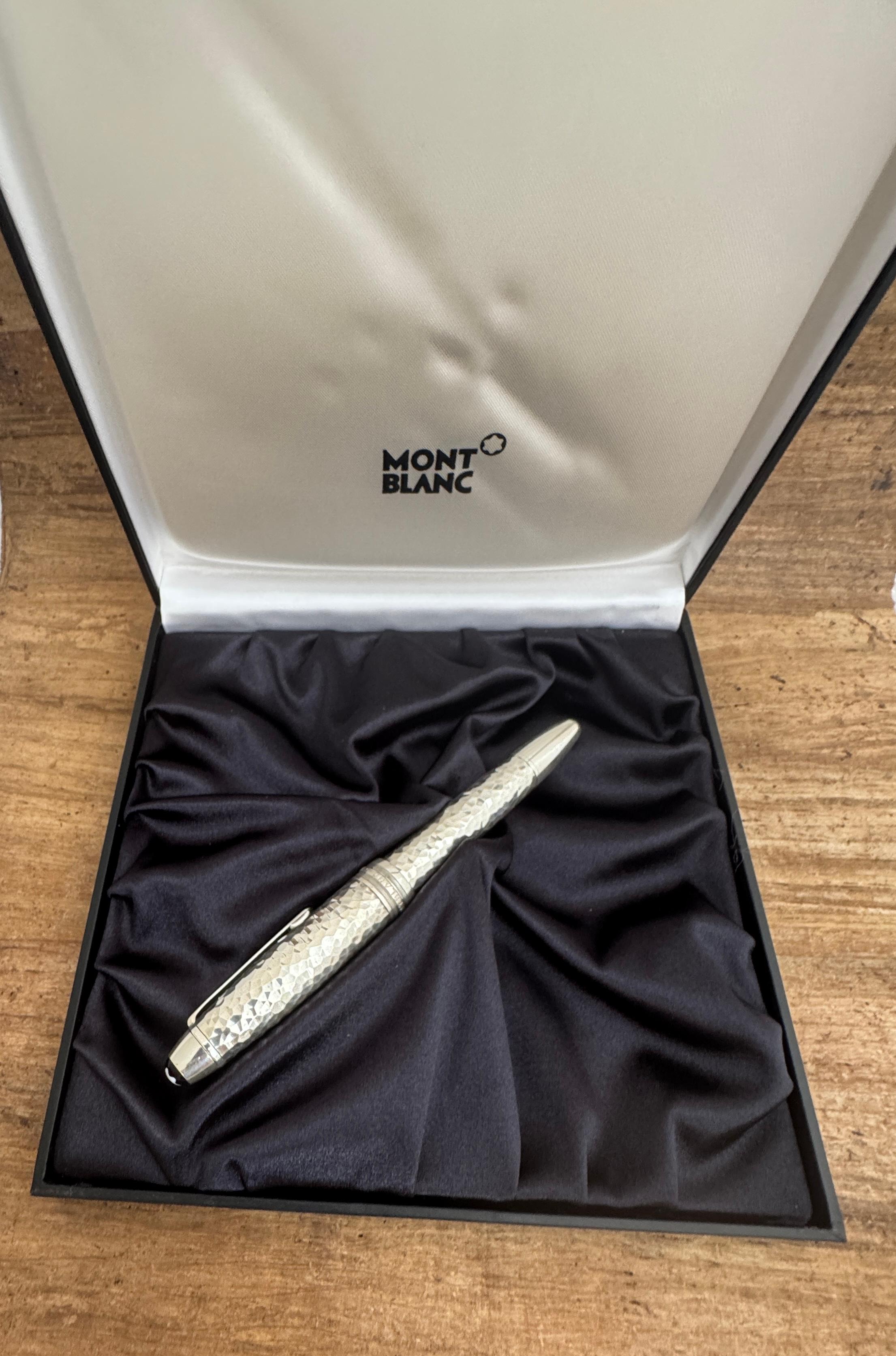 Condition : Excellent In Like New Condition Used With Light Wear And marks Please Check the pics

Material : sterling silver


Length with cap closed 150 mm (6 Inches )


Serial Number: Intact Engraved on the Clip Ring

pen226

 
For International