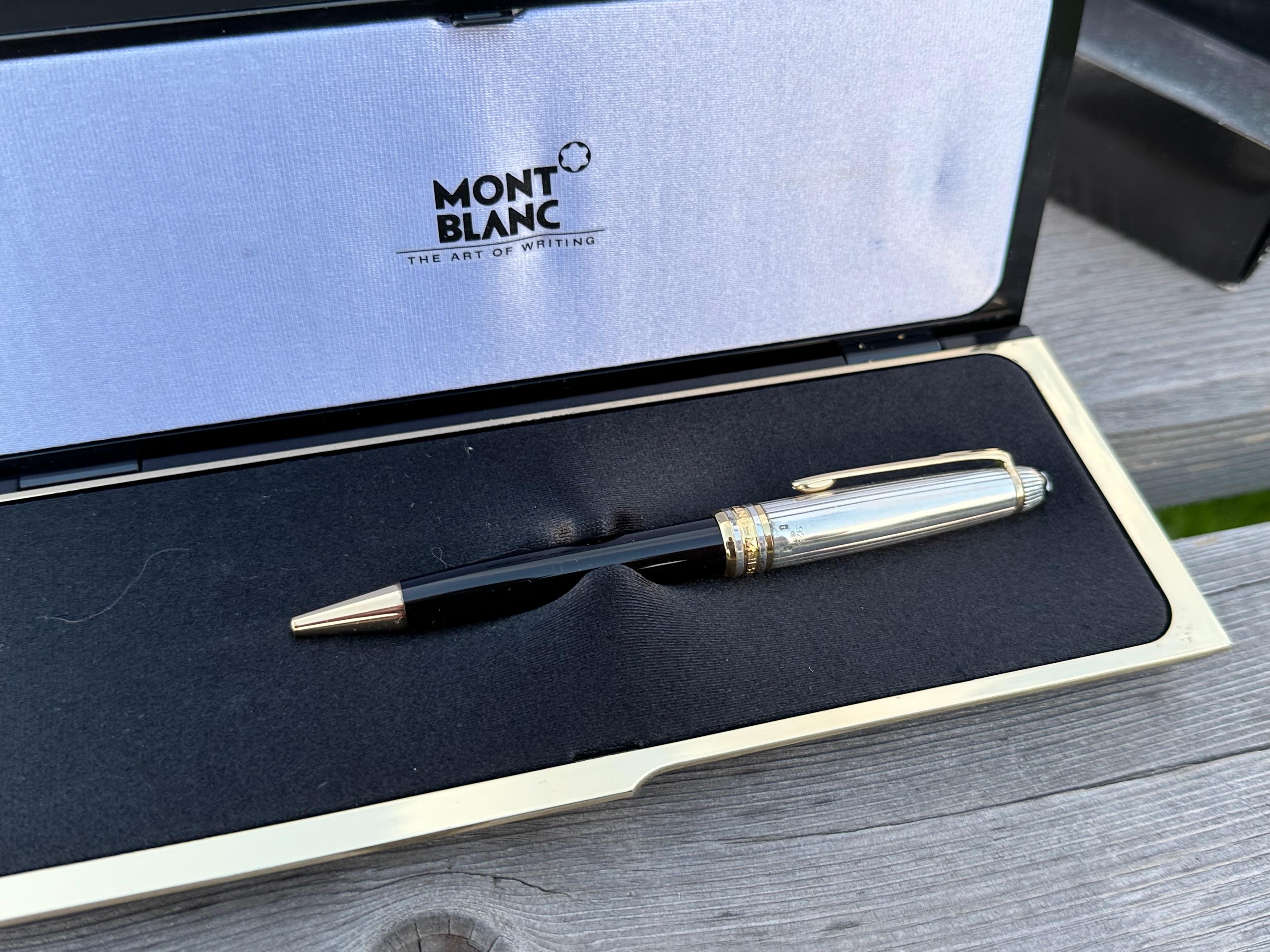 Excellent Montblanc Meisterstück Solitaire Doue Sterling Silver Ballpoint Pen In Excellent Condition For Sale In Toronto, CA