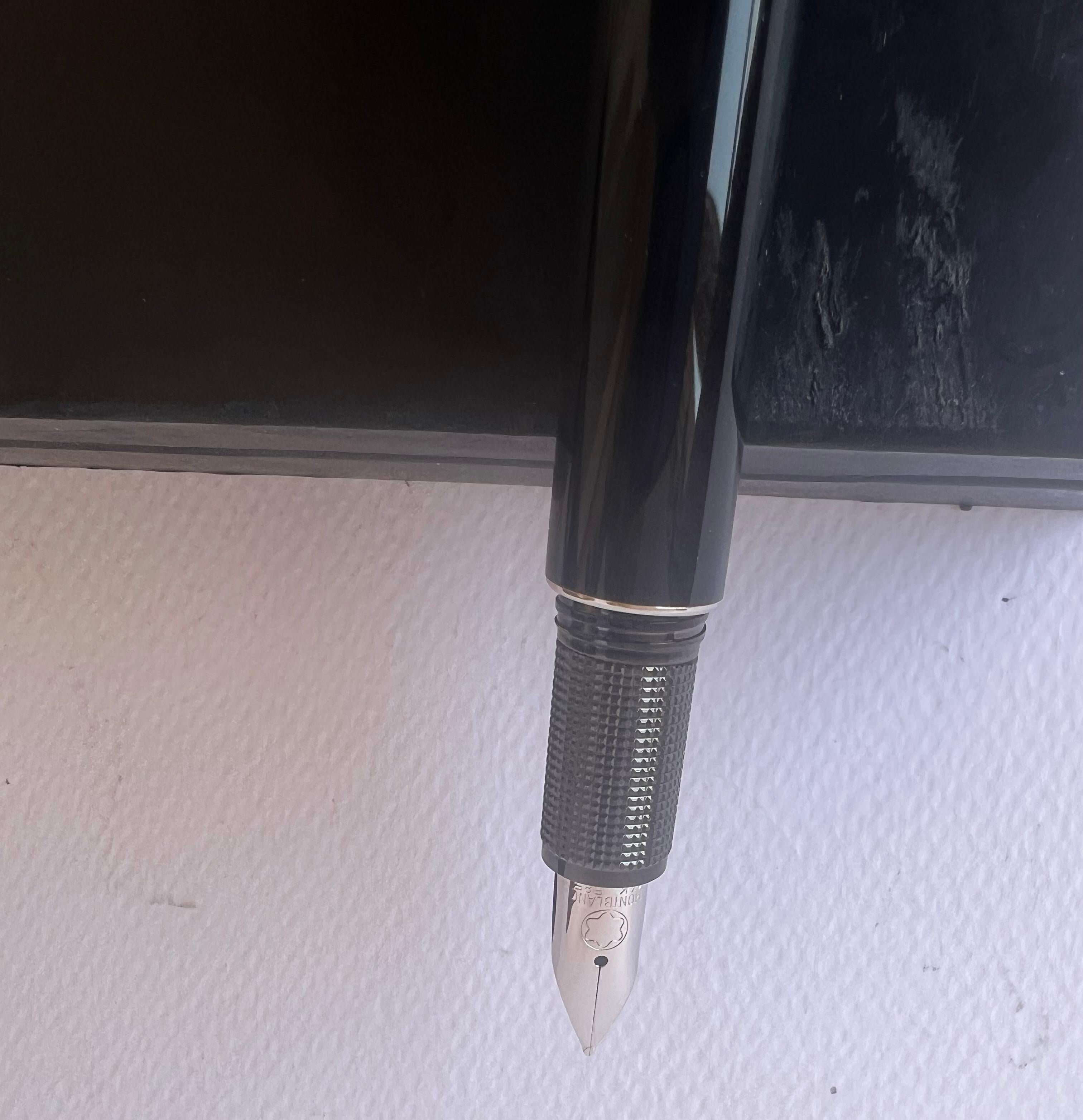 Eccellente penna stilografica Montblanc StarWalker Black RESIN 14K 585 in vendita 5
