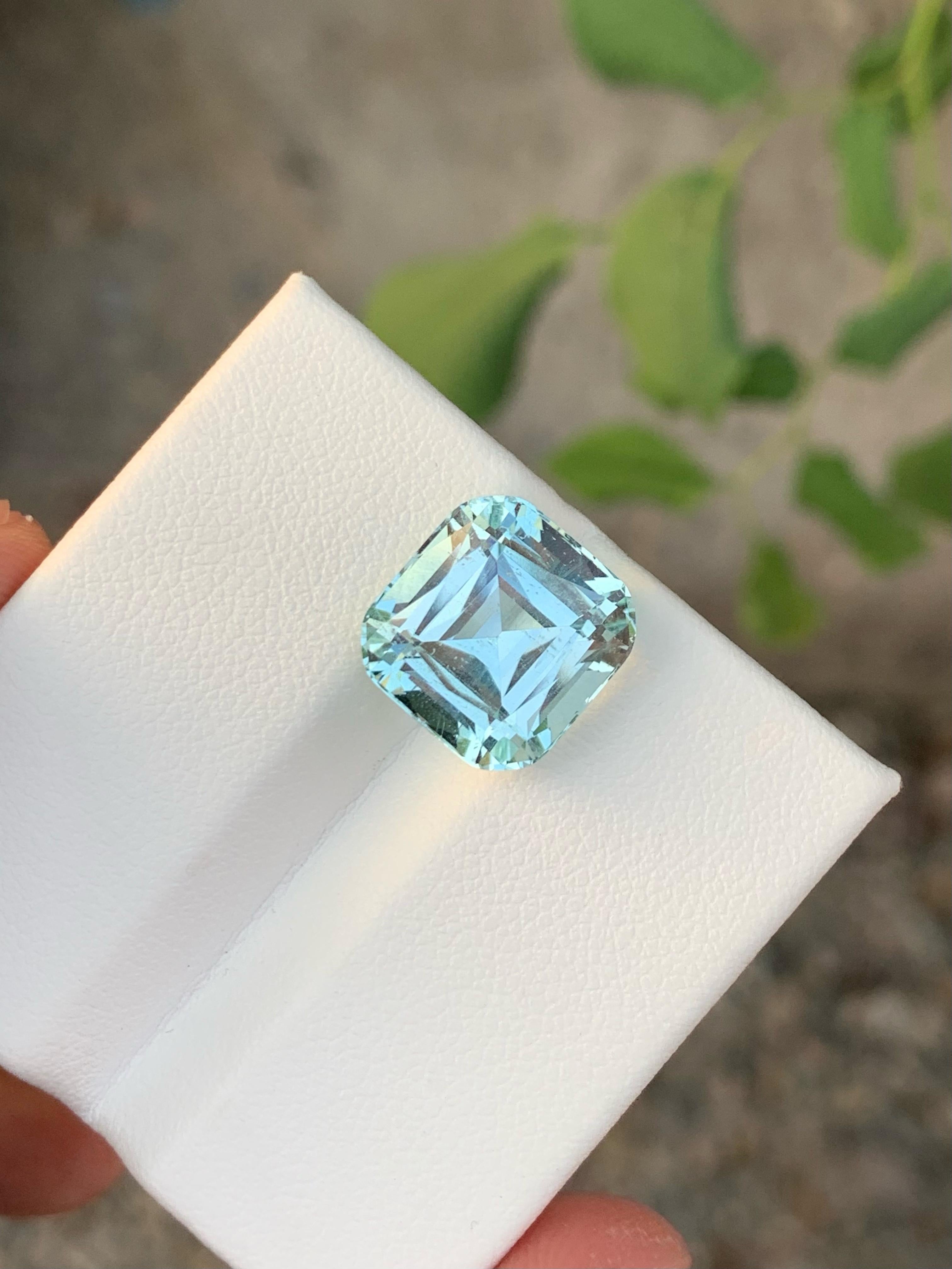 Taille coussin Excellente bague aigue-marine naturelle du Pakistan 8,80 carats en vente