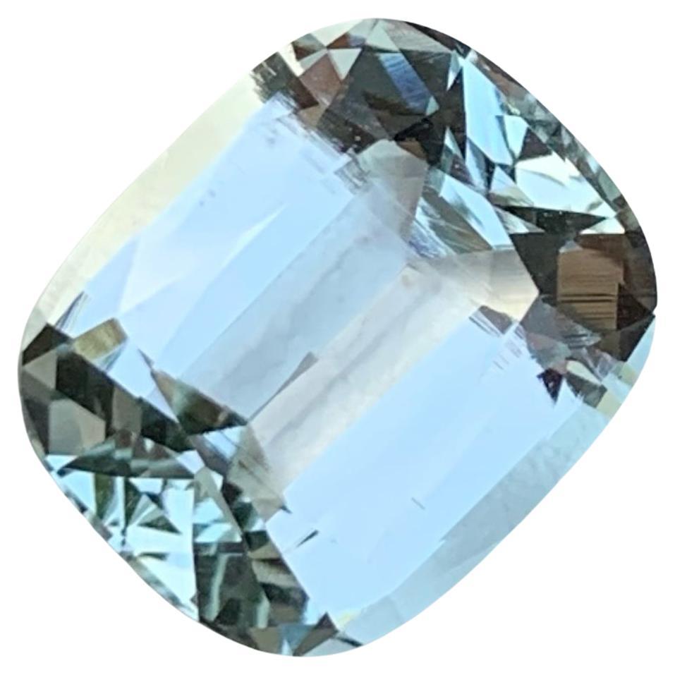 Excellent Natural Light Blue Aquamarine 5.90 CTS Sparkling AAA Clean Aquamarine For Sale