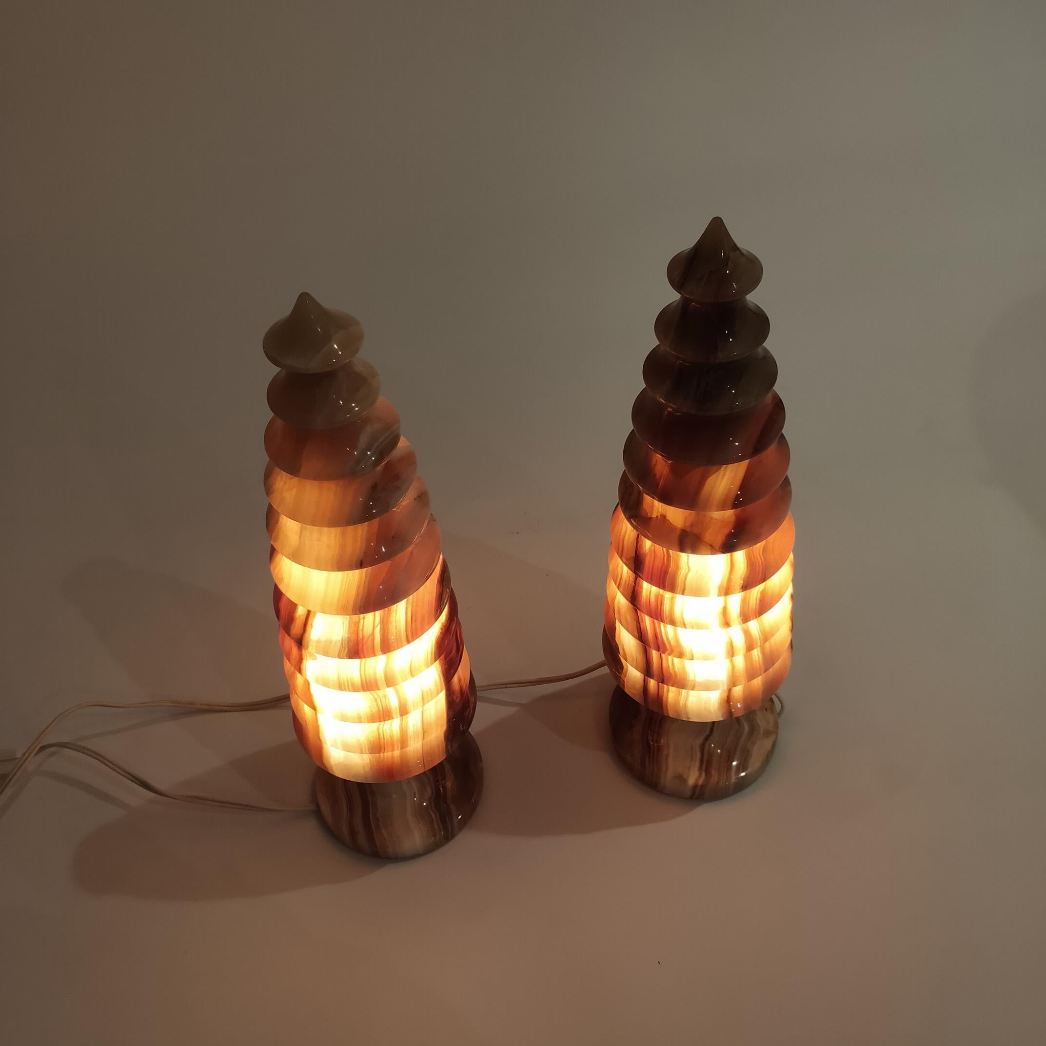 Excellent oriental onyx pair of table lamps in Chinoiserie style, Italy, 1960s im Angebot 1