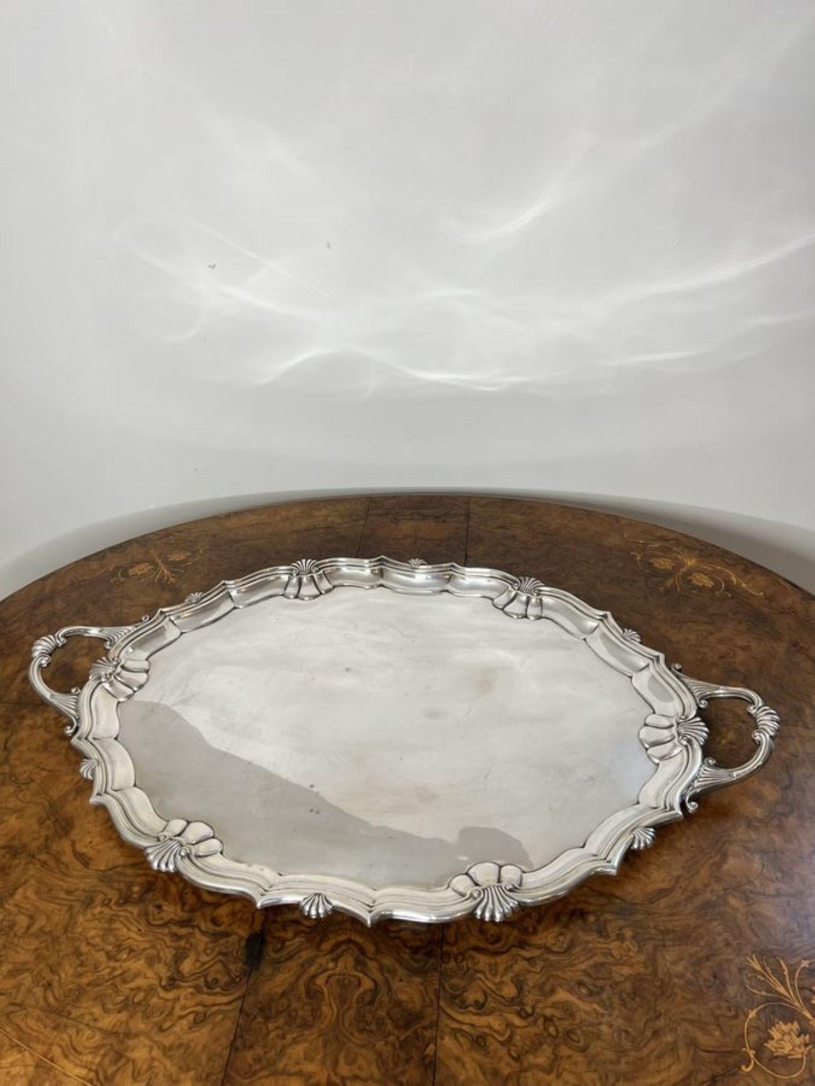 Bandeja de té grande de excelente calidad bañada en plata antigua eduardiana Eduardiano en venta