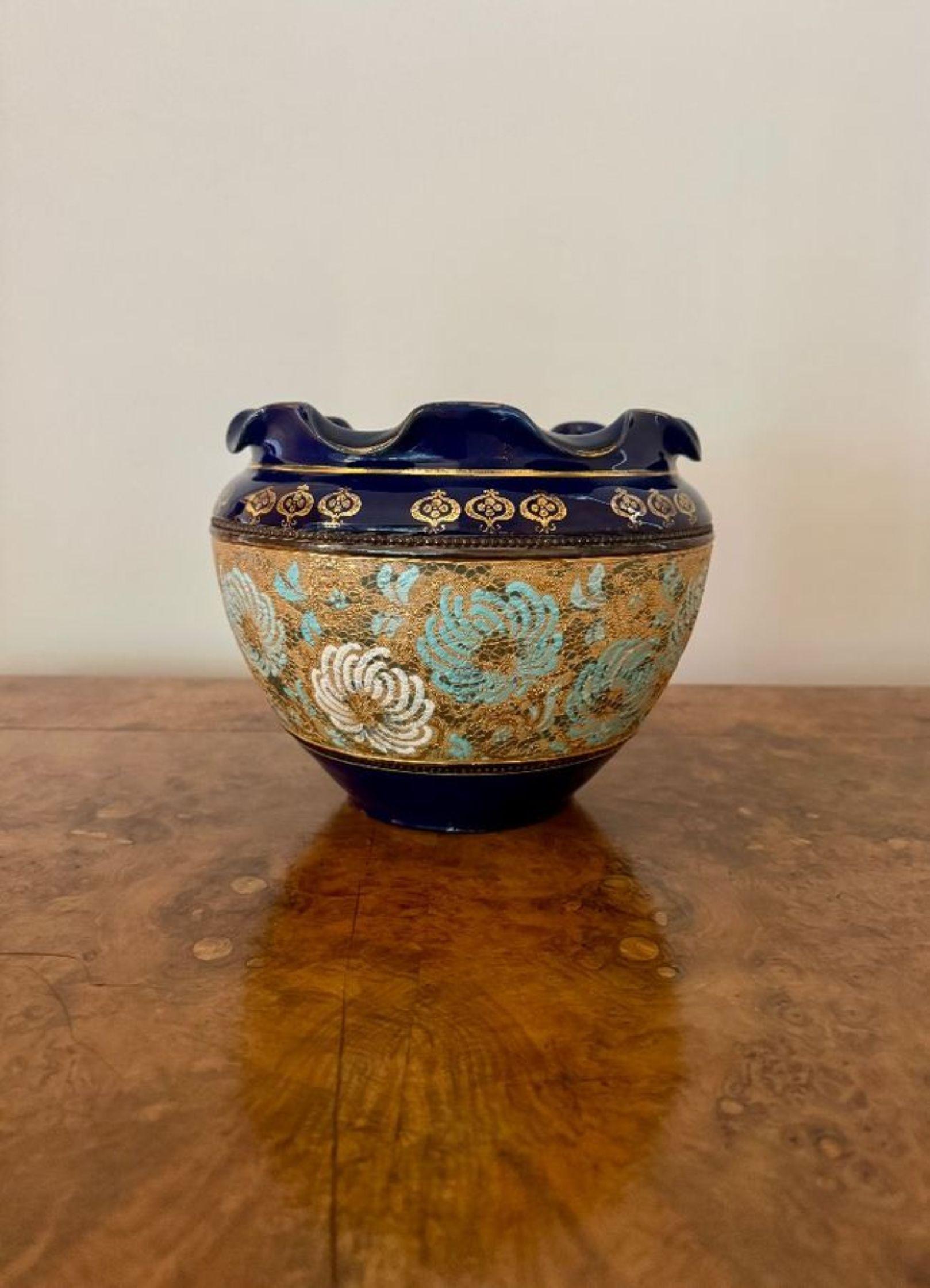 Céramique Jardinière Royal Doulton ancienne d'excellente qualité en vente