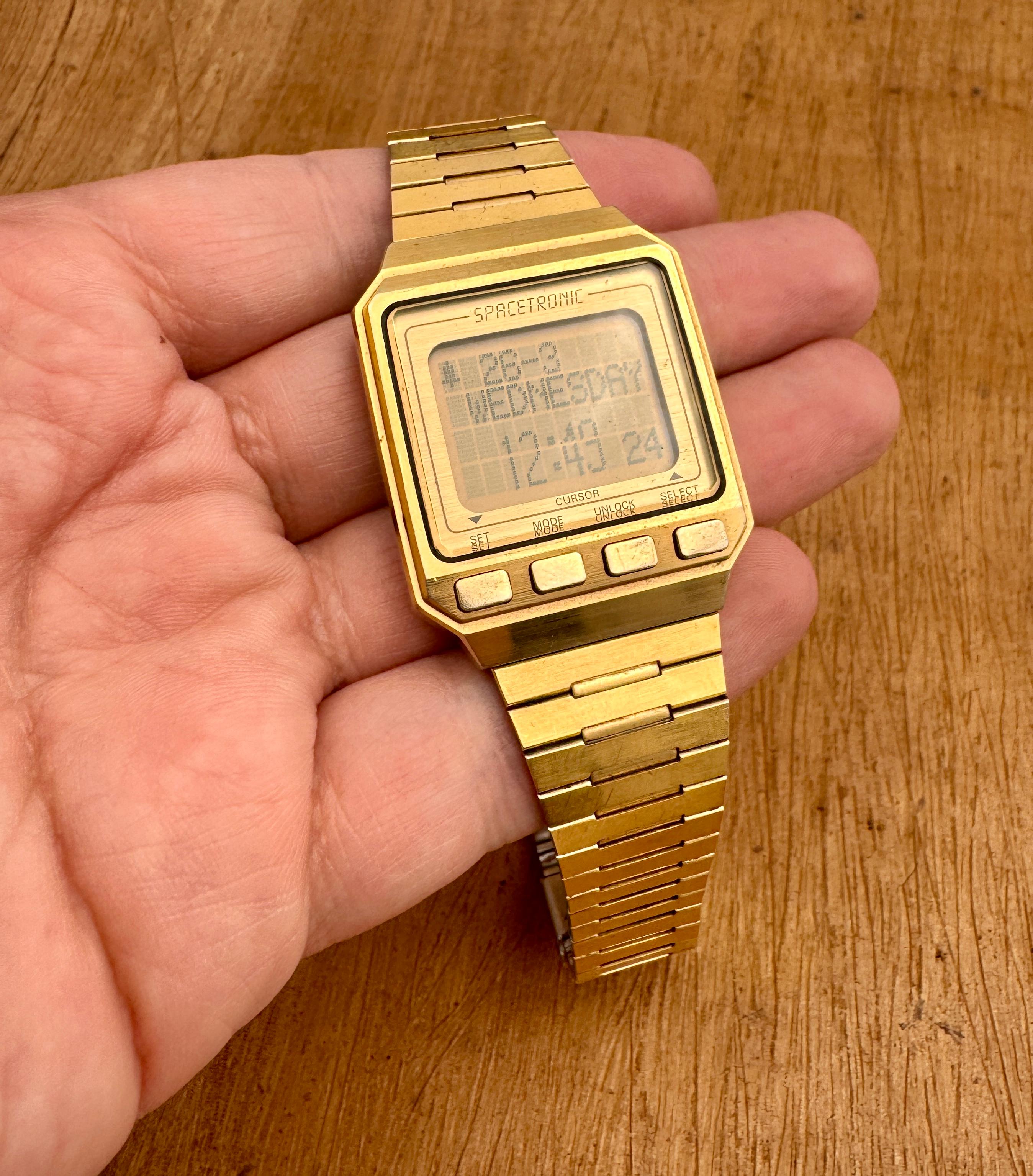 EXCELLENT RARE SEIKO Spacetronic Gold Plated W0300010 DIGITAL ISLAMIC WATCH 6