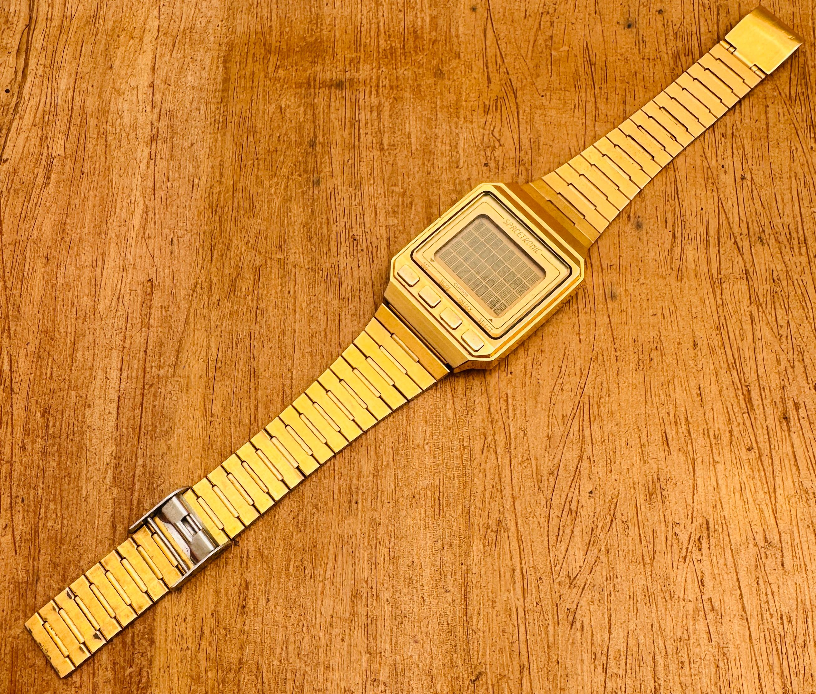 EXCELLENT RARE SEIKO Spacetronic Gold Plated W0300010 DIGITAL ISLAMIC WATCH 7