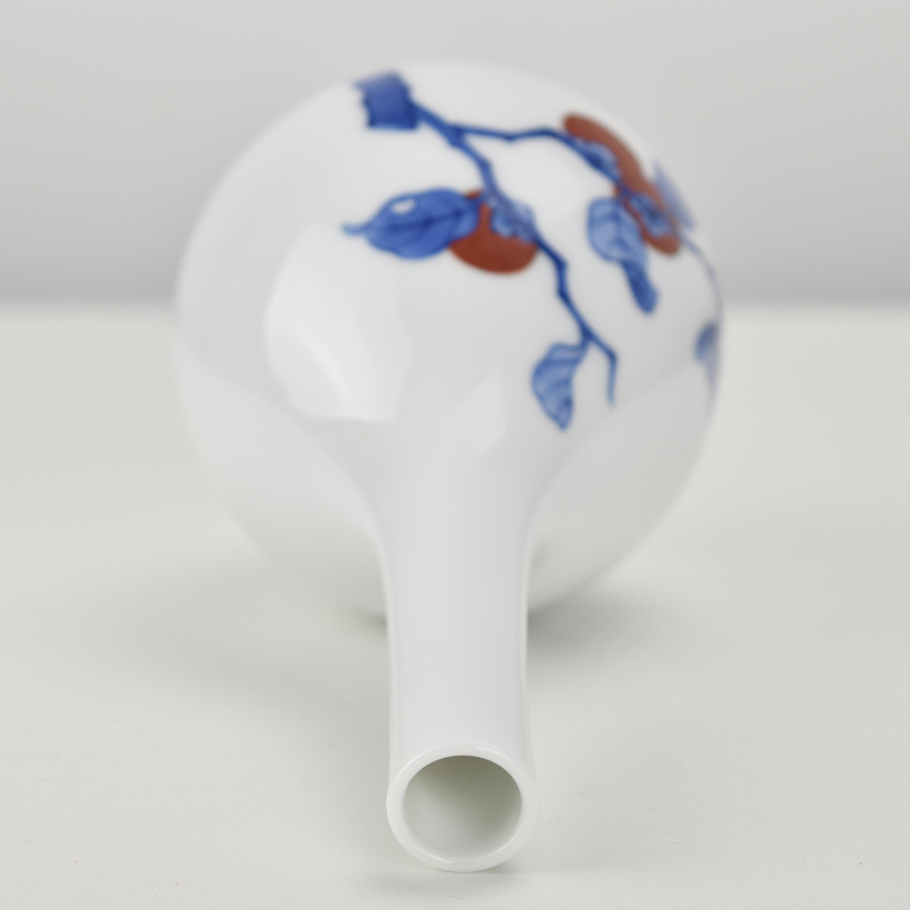 Showa Eccellente vaso di porcellana Sakaida Kakiemon 13° (1906-1982) Arita Ware in vendita
