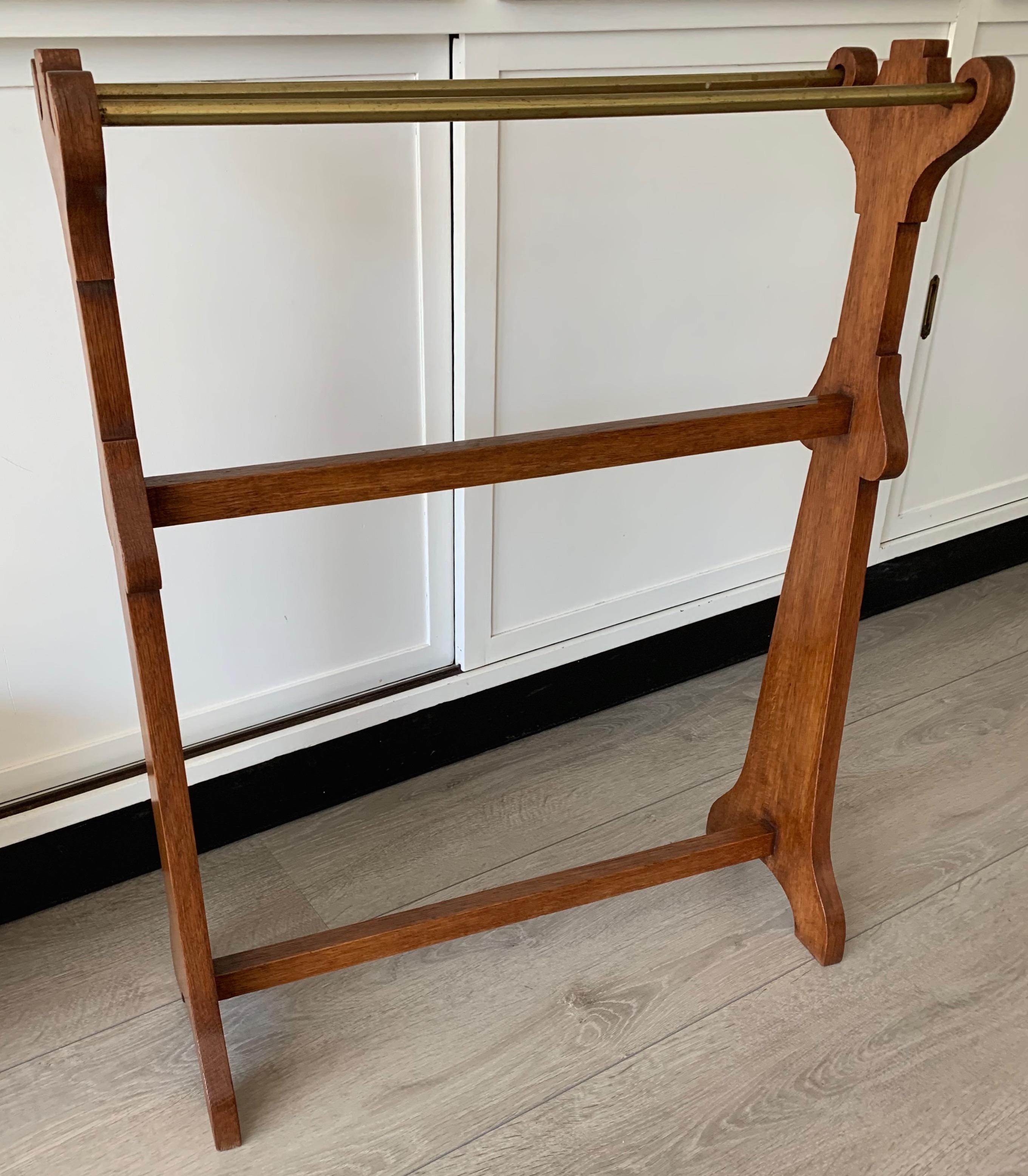 Arts and Crafts Solid Oak and Brass Towel Rack, circa 1900 For Sale 8