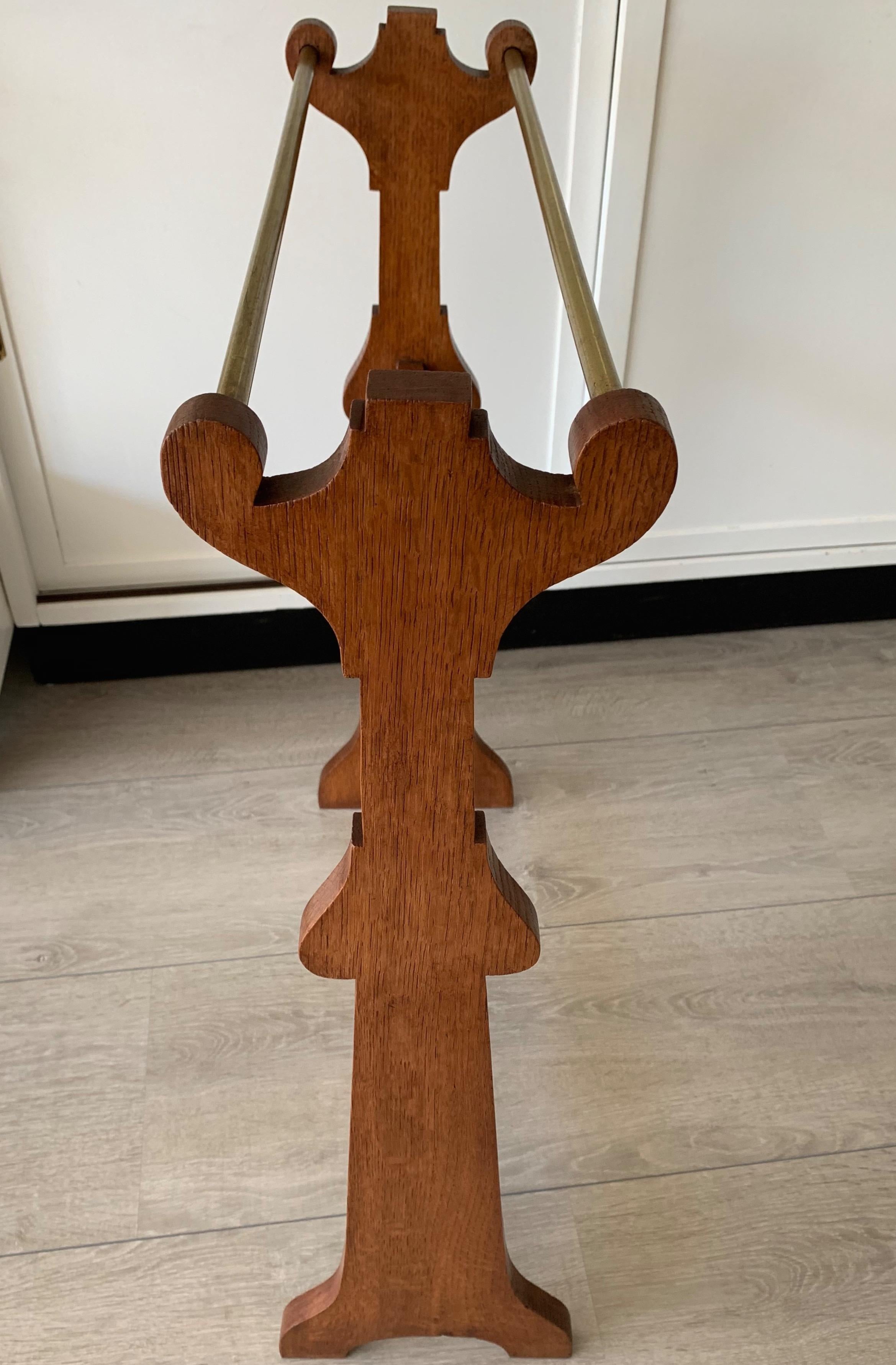 Arts and Crafts Solid Oak and Brass Towel Rack, circa 1900 For Sale 11
