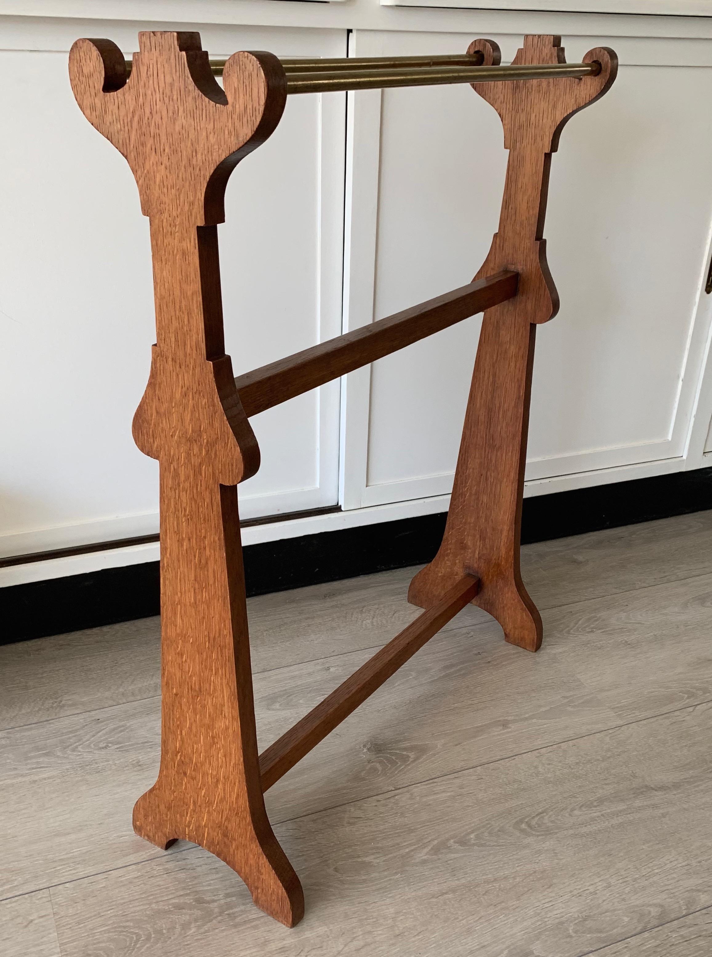 Hand-Crafted Arts and Crafts Solid Oak and Brass Towel Rack, circa 1900 For Sale