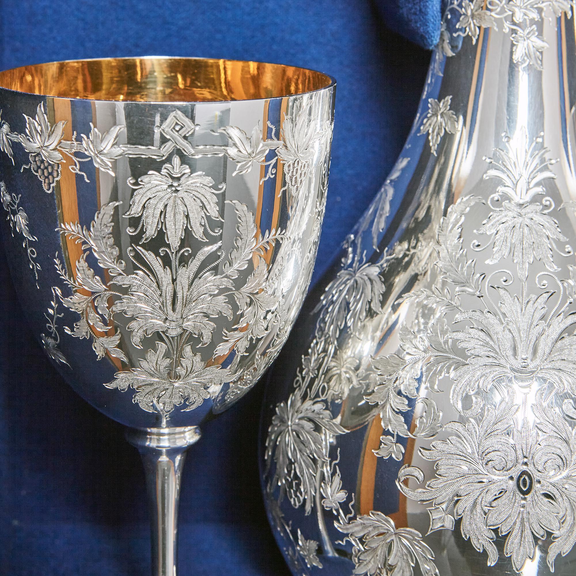 19th Century Excellent Silver Wine Jug & Matching Goblets in Oak Chest For Sale