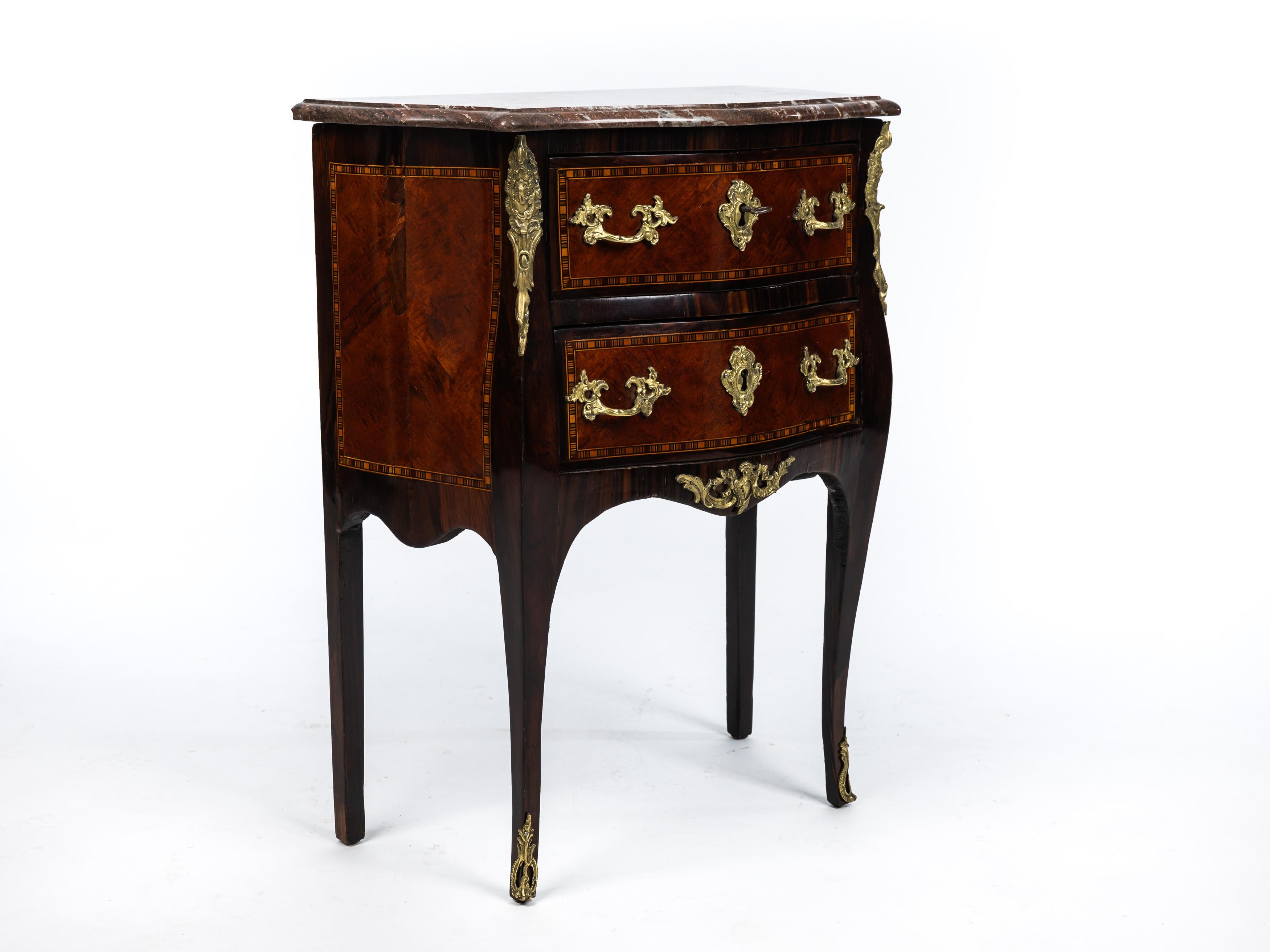 Bronzo Eccellente cassettiera di piccole dimensioni, Louis Philippe, alto artigianato 1830 Francia in vendita