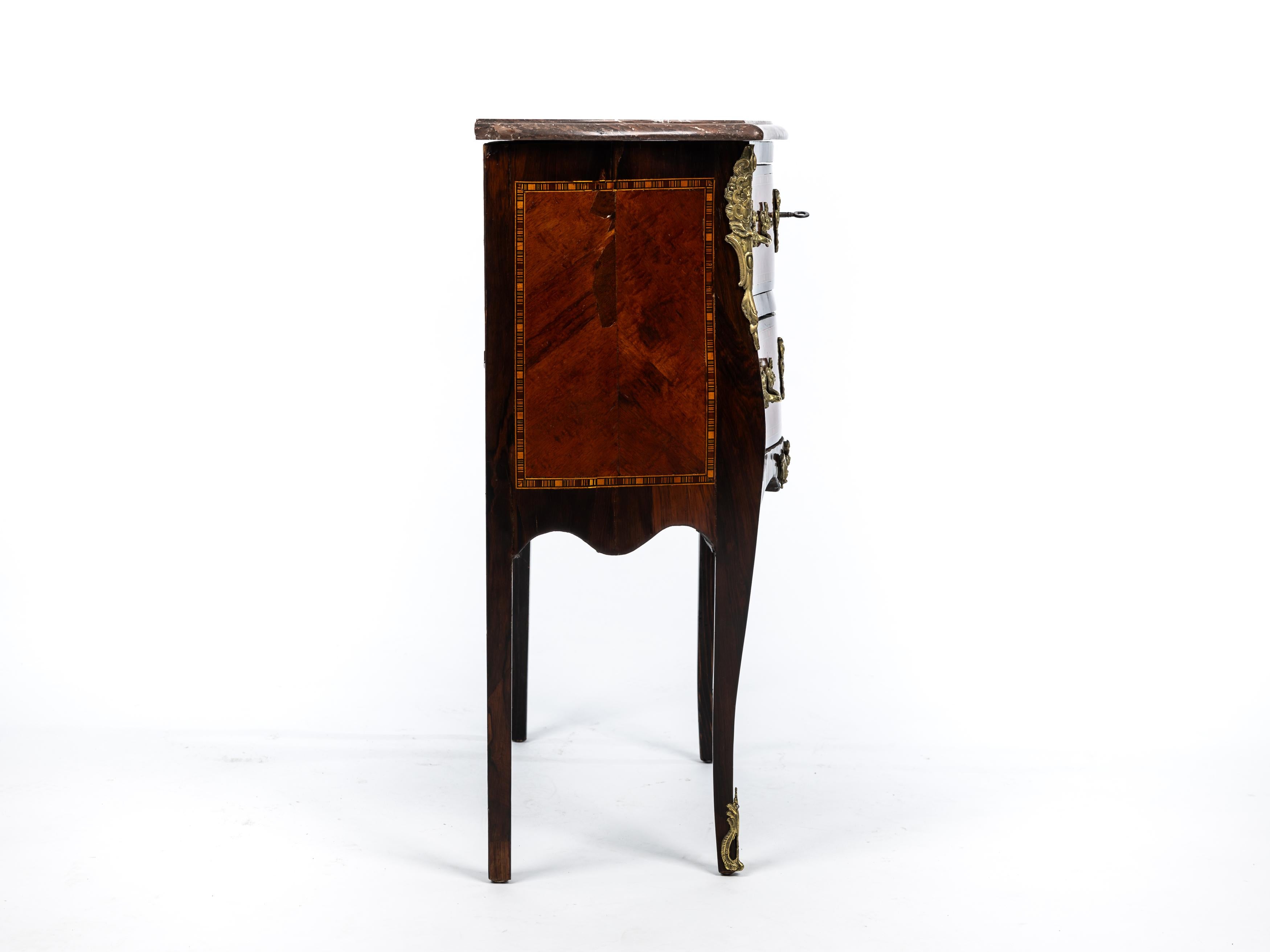 Eccellente cassettiera di piccole dimensioni, Louis Philippe, alto artigianato 1830 Francia in vendita 1