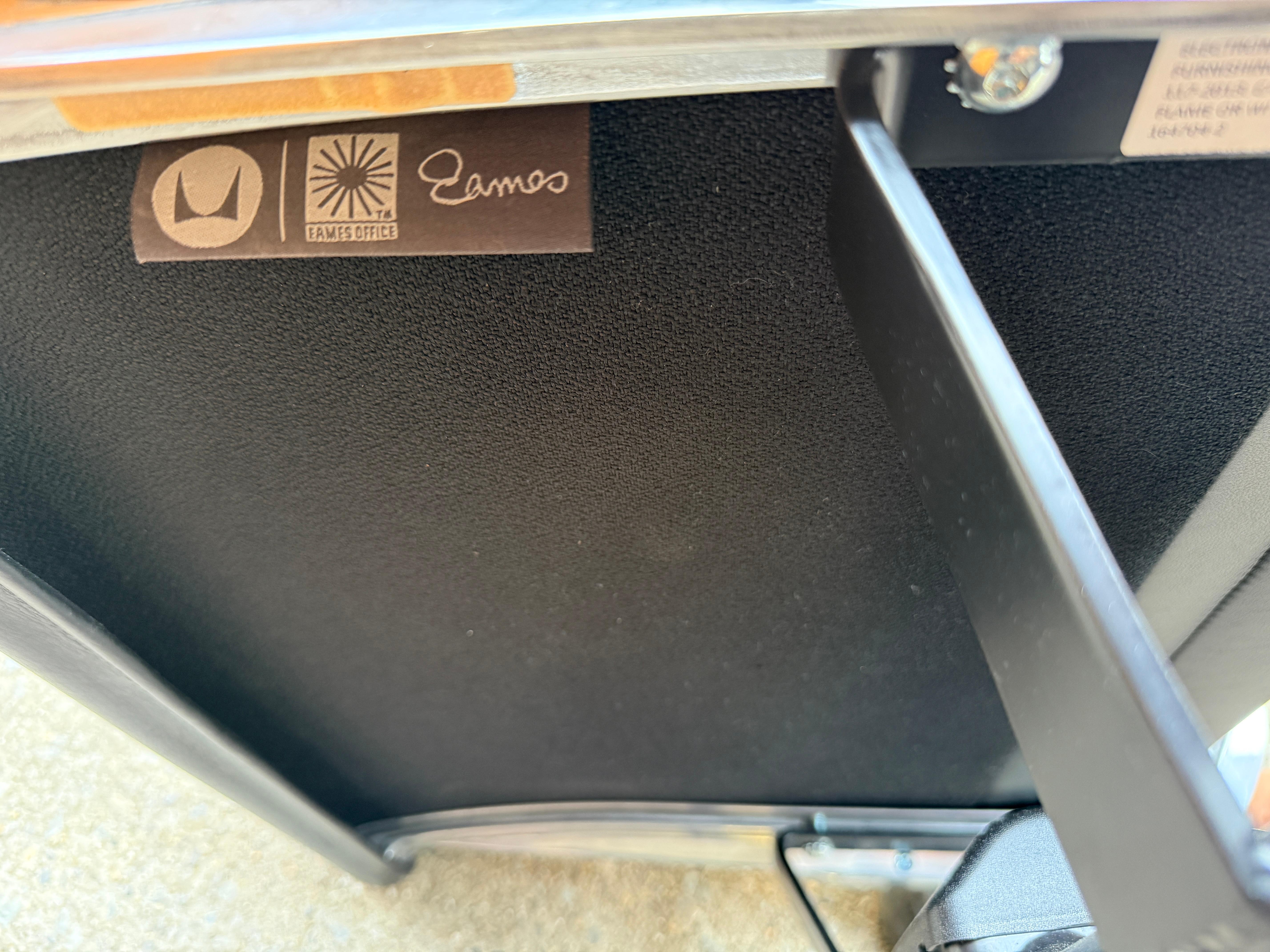 Excellent Soft Pad Chair by Eames for Herman Miller For Sale 2