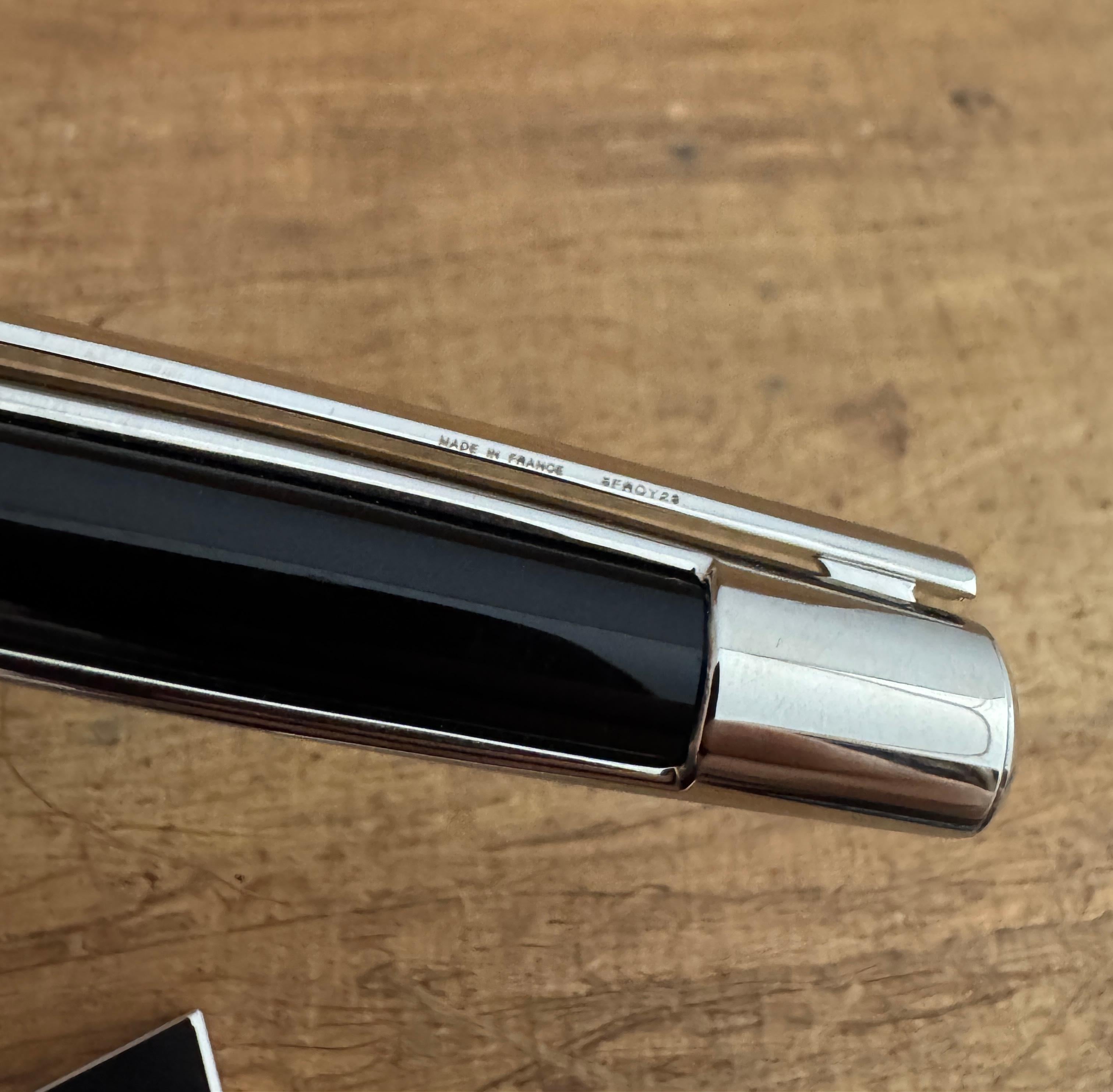 Excellent S.T. Dupont Defi Ballpoint Pen Gun Metal complète en vente 7