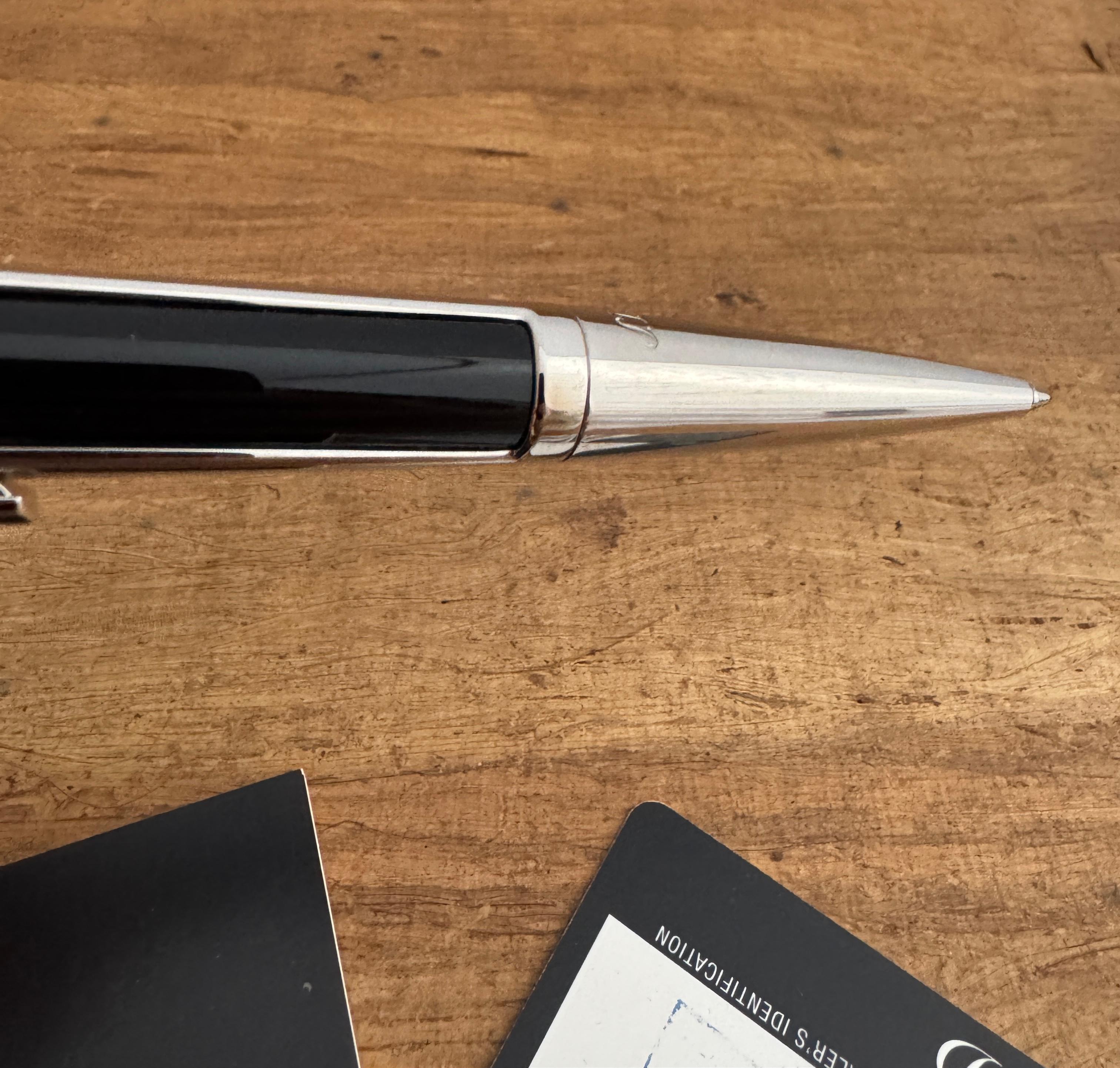 Excellent S.T. Dupont Defi Ballpoint Pen Gun Metal complète en vente 2