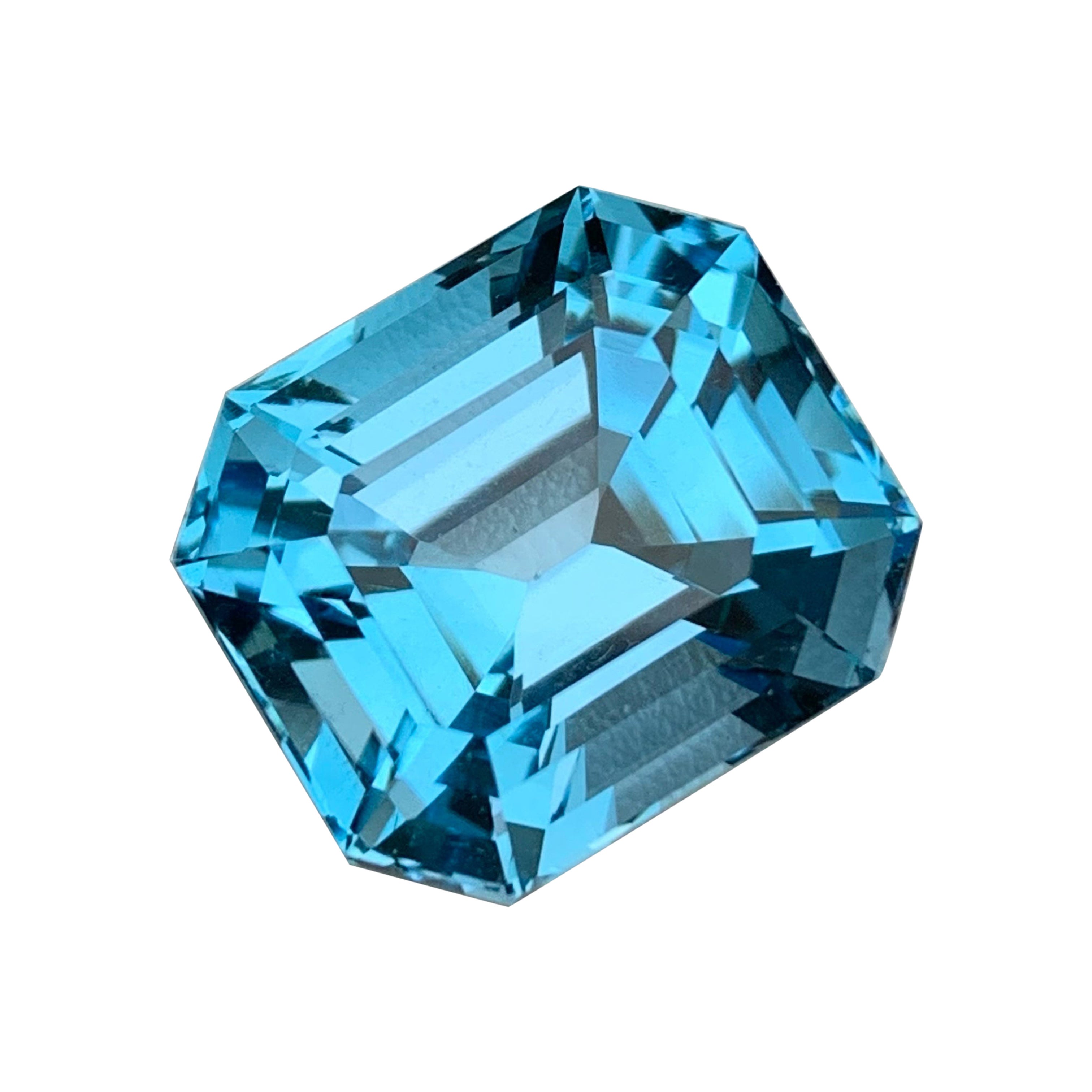 Excellent collier de topazes naturelles bleues suisses GEM 25,45 carats à facettes en vente