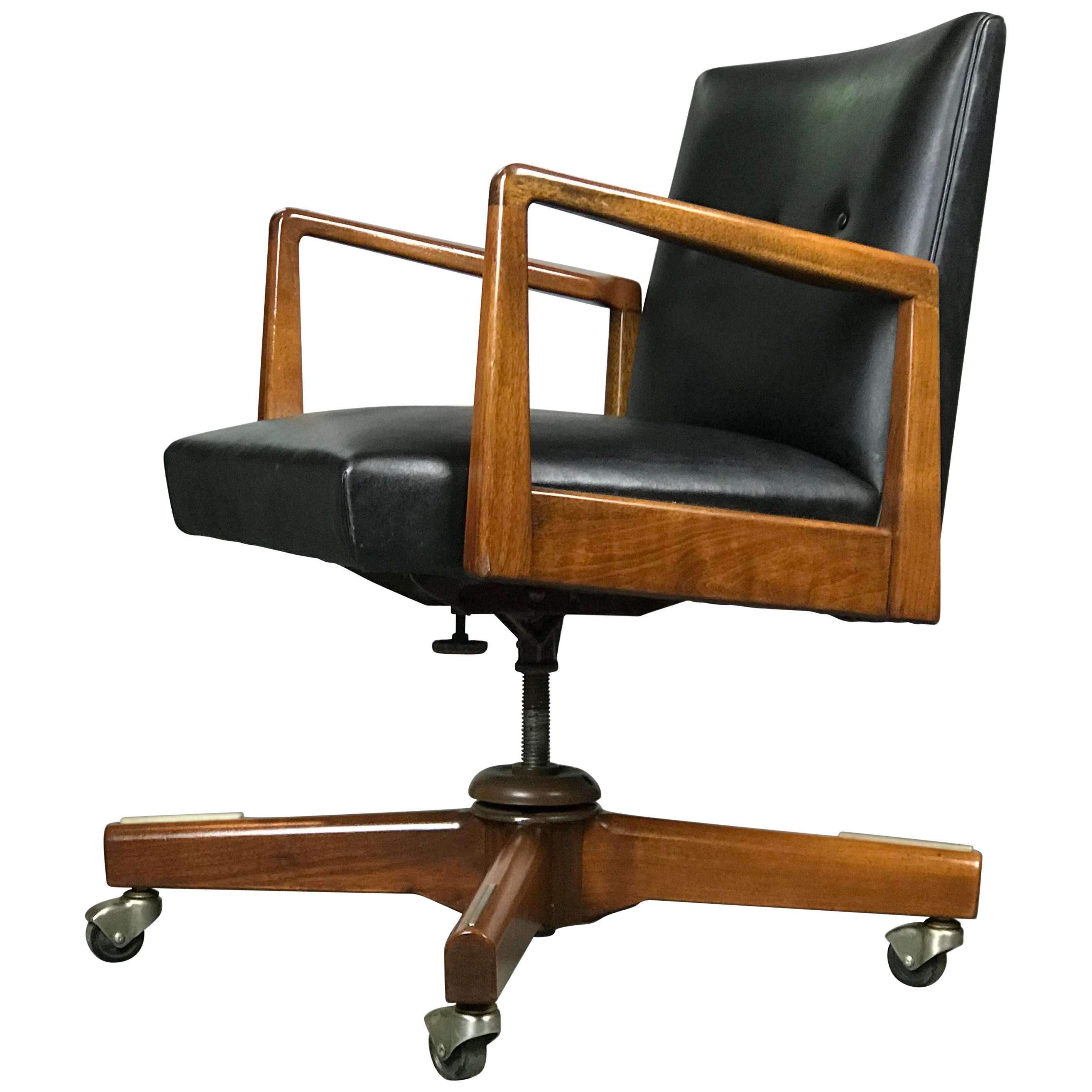 Excellent Swivel & Tilt Executive Desk Chair by Jens Risom