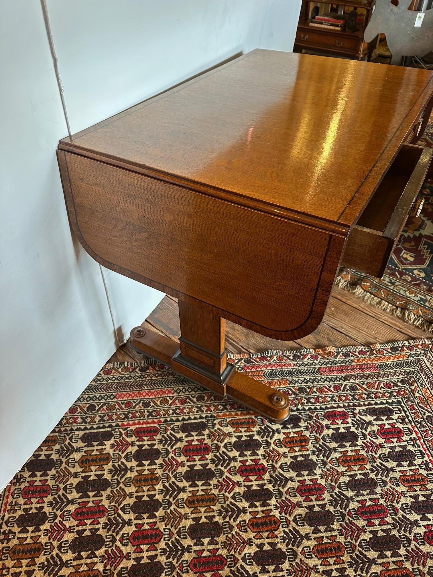 Excellent Vintage Drop Leaf Desk or Side Table In Good Condition For Sale In Hopewell, NJ