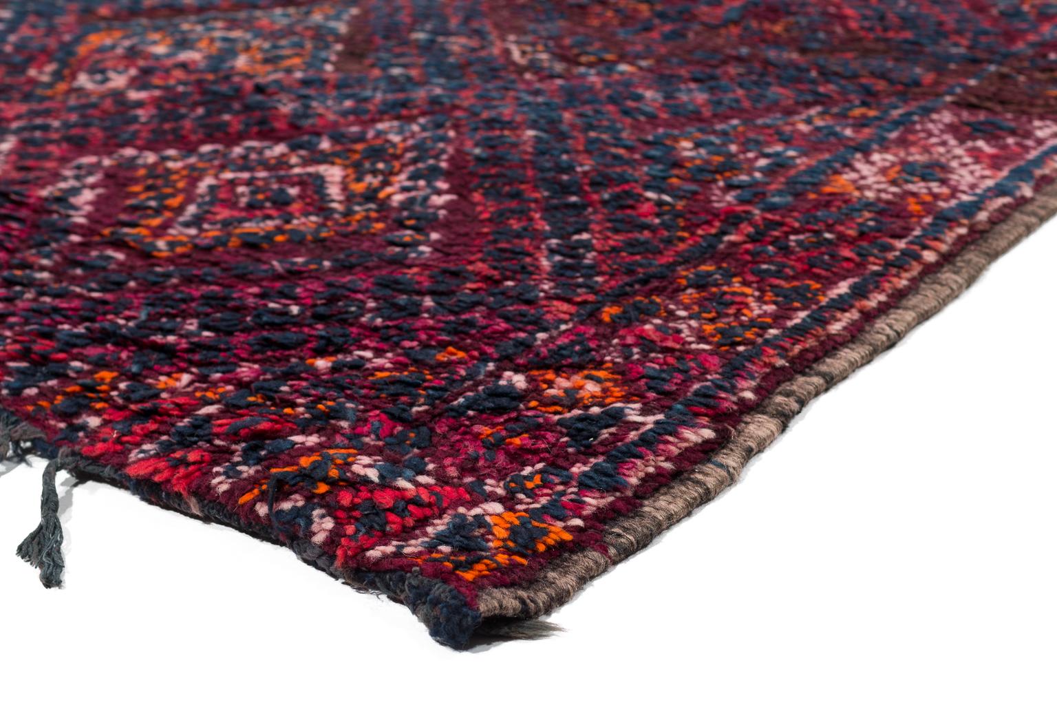 Excellent Vintage Moroccan Beni Mguild Rug In Good Condition In New York, NY