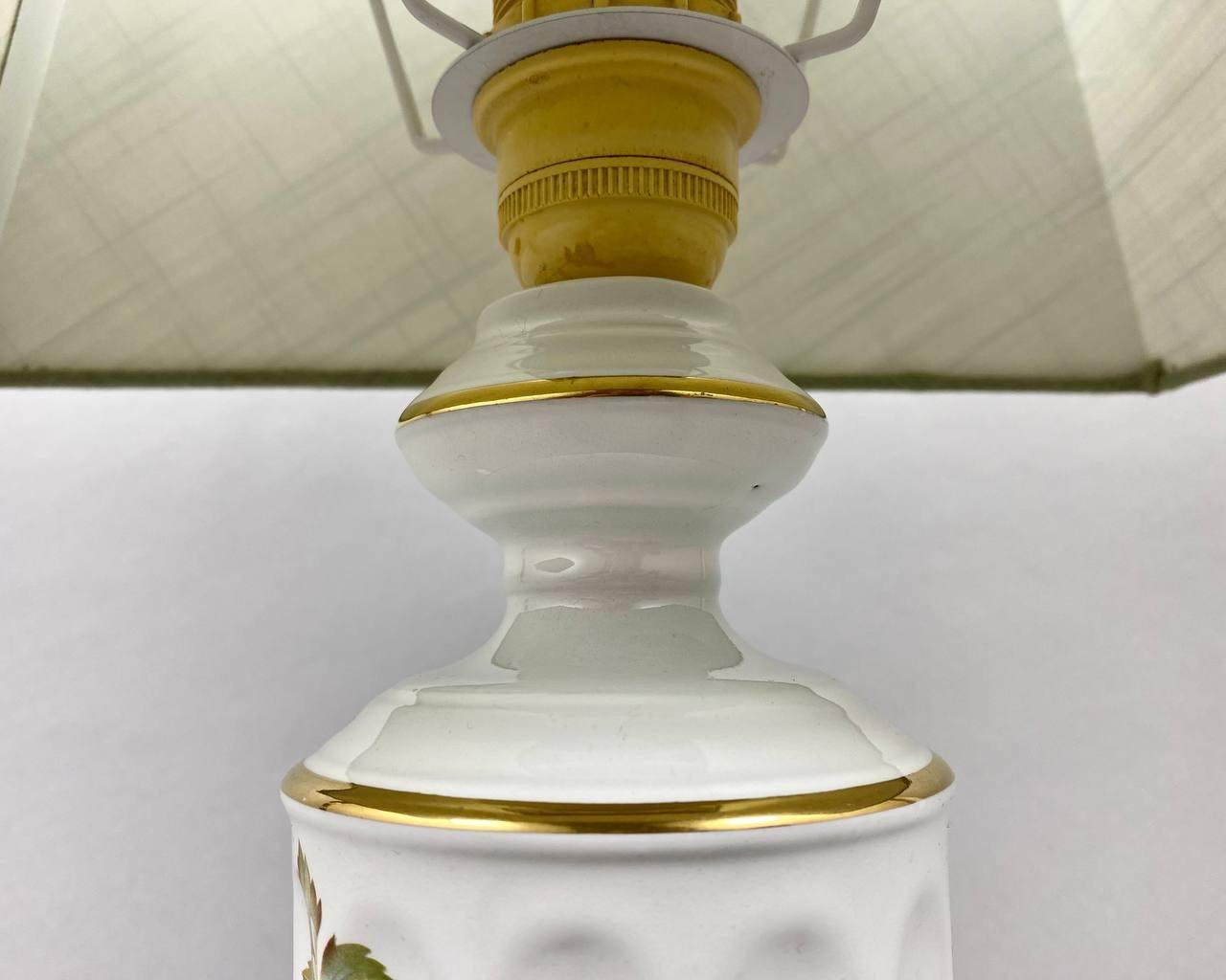 Excellent Vintage Table Lamp In Porcelain, Porcelain De Bruxelles, Belgium In Excellent Condition For Sale In Bastogne, BE