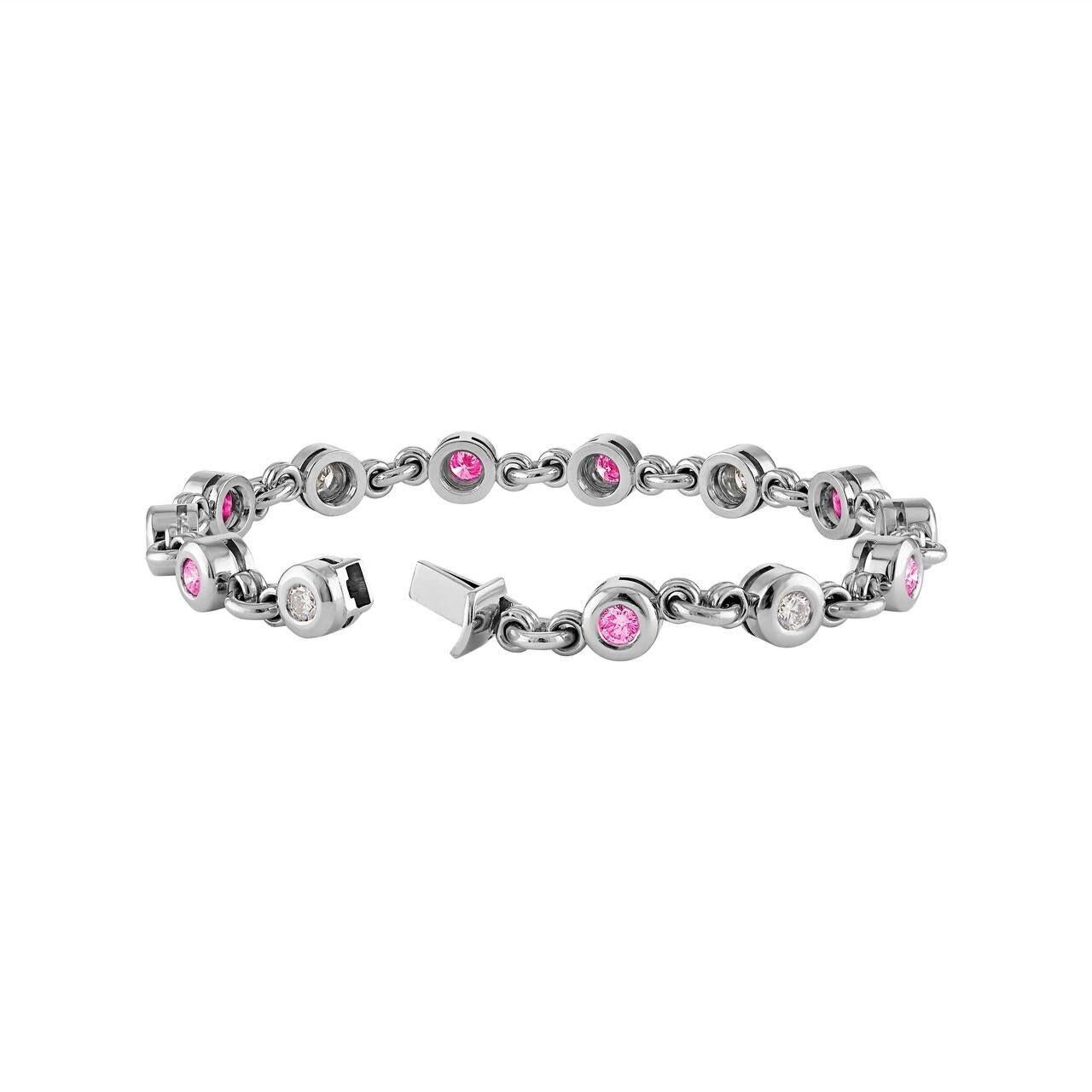 Pulsera de Oro Excelsior - Zafiros Rosas
Una elegante declaración en joyería


Características:

Diamantes: 2,5 quilates de diamantes naturales color 