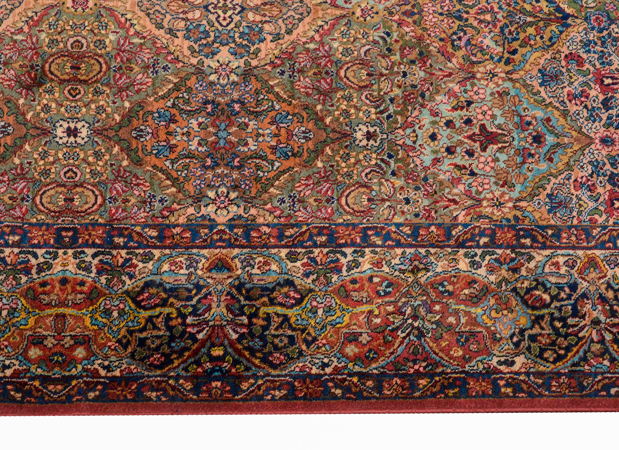 Exceptional Early 20th Century Karastan Kirman Rug In Good Condition In Chicago, IL